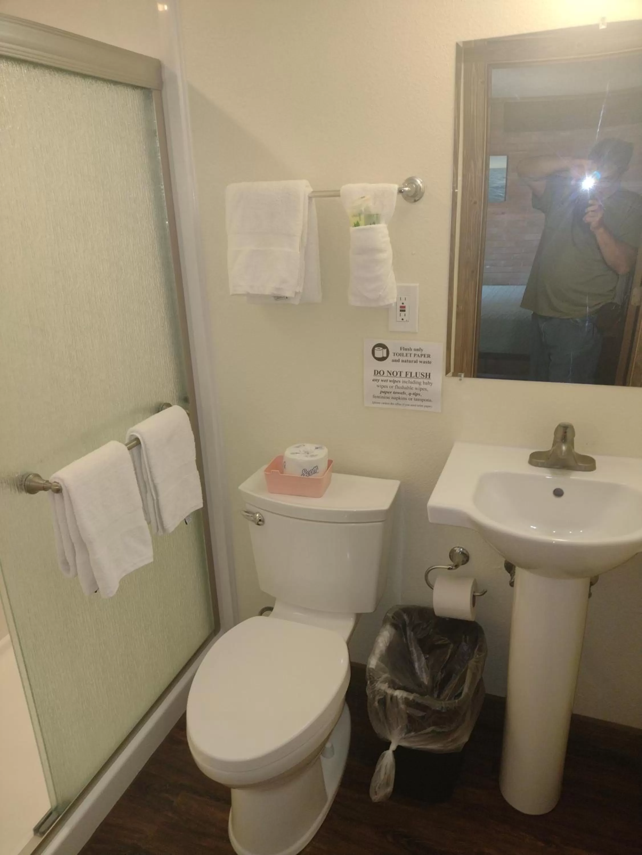 Bathroom in Belles Sea Inn