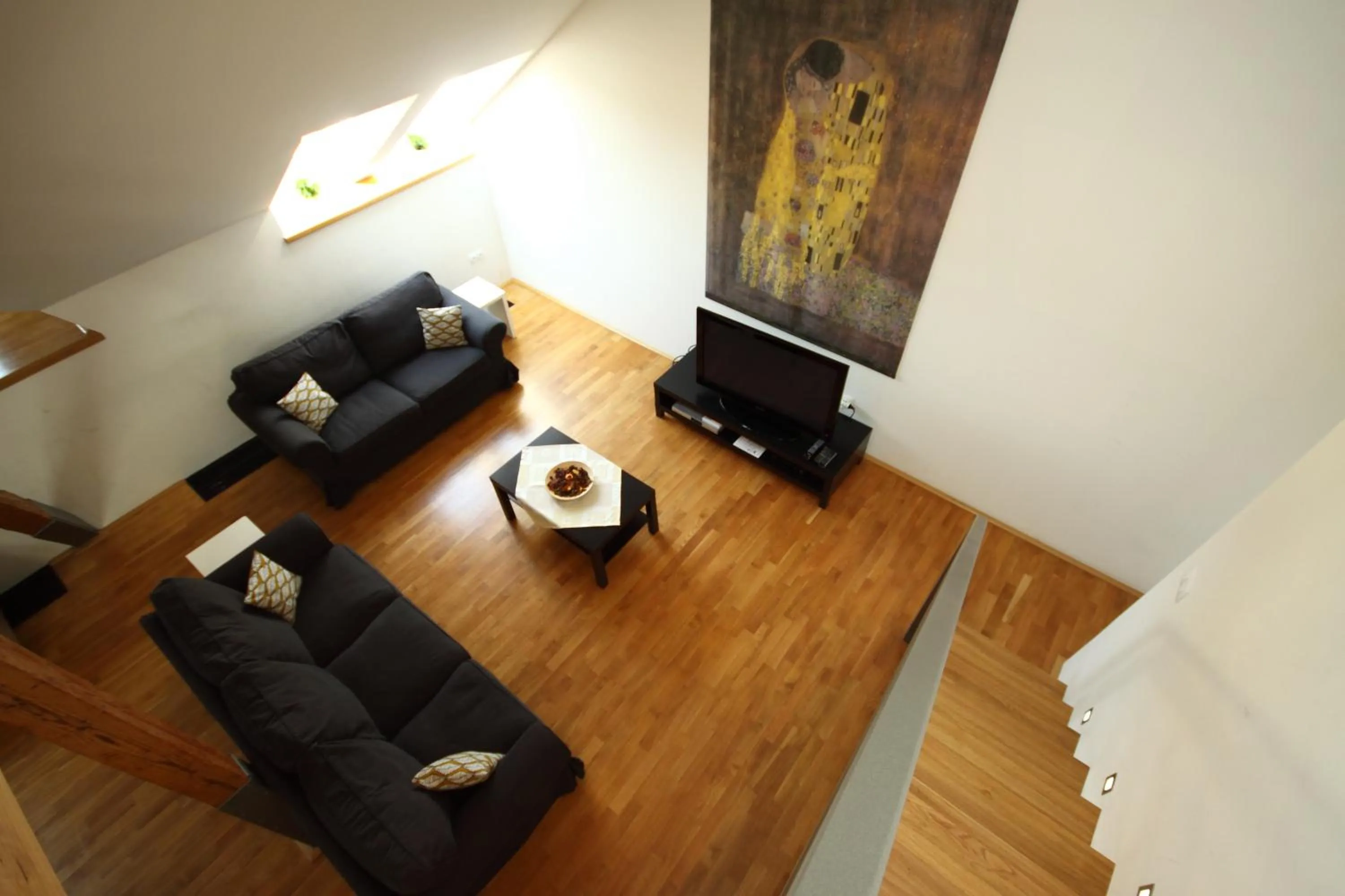 Photo of the whole room in River View Residence