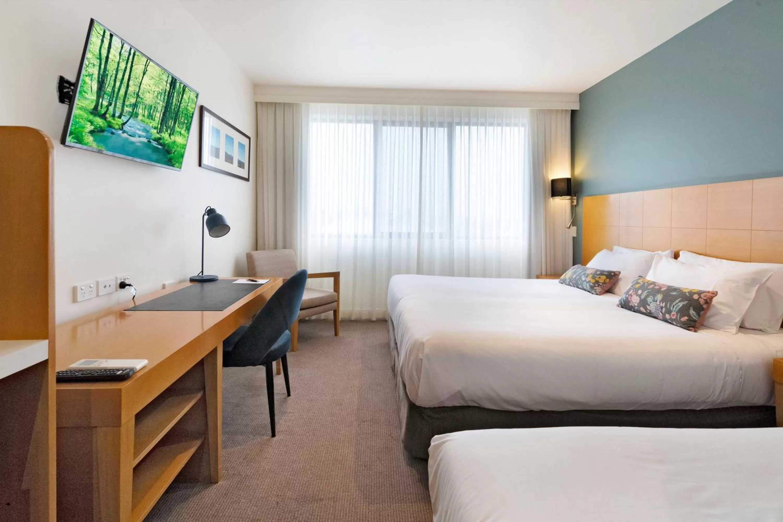 Photo of the whole room, Bed in Nightelier Devonport Gateway Hotel