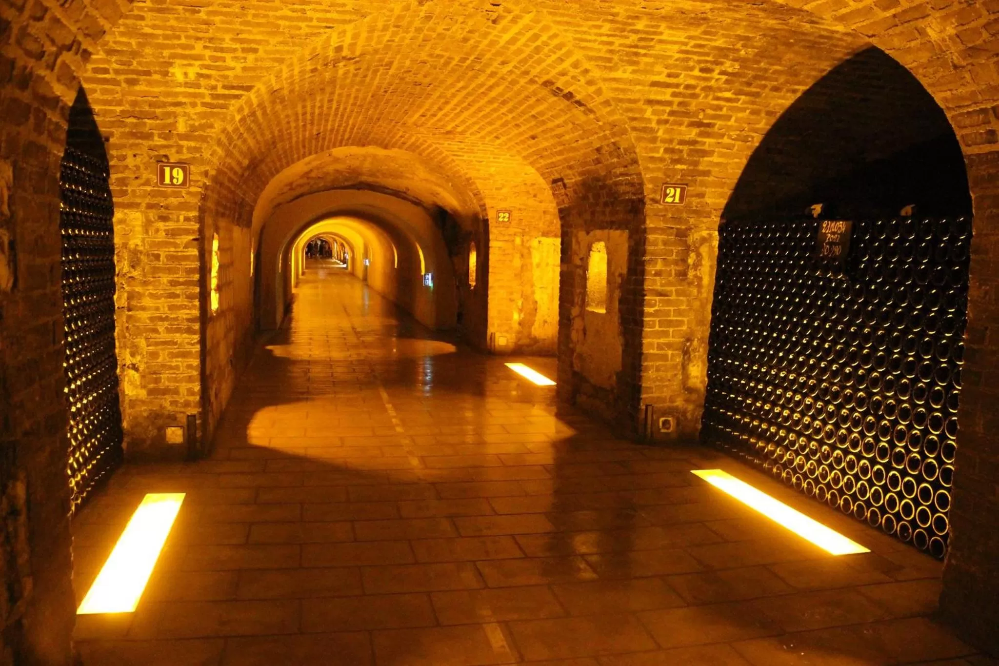 Nearby landmark in Hotel de Champagne