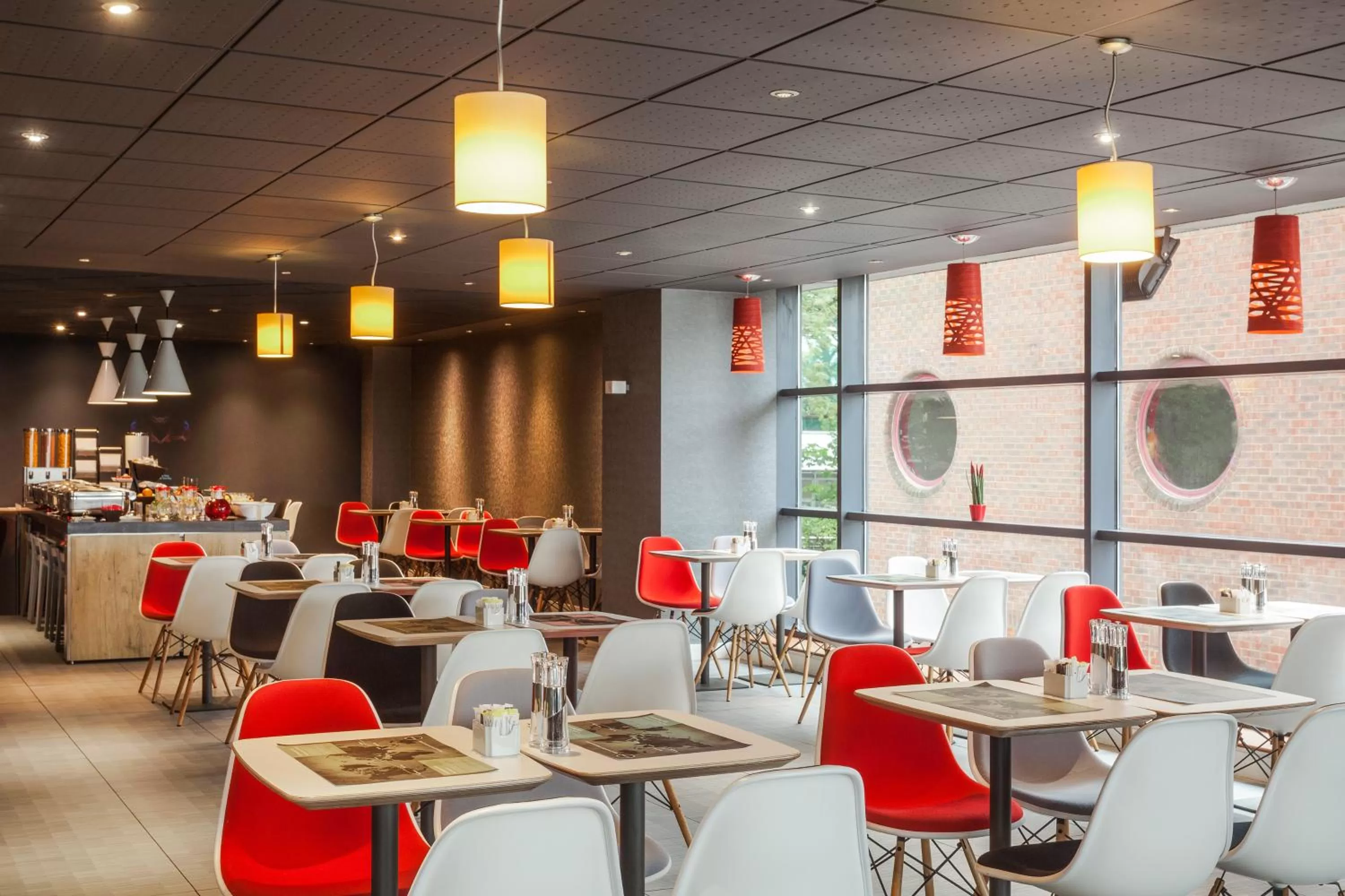 Restaurant/places to eat in ibis London Wembley