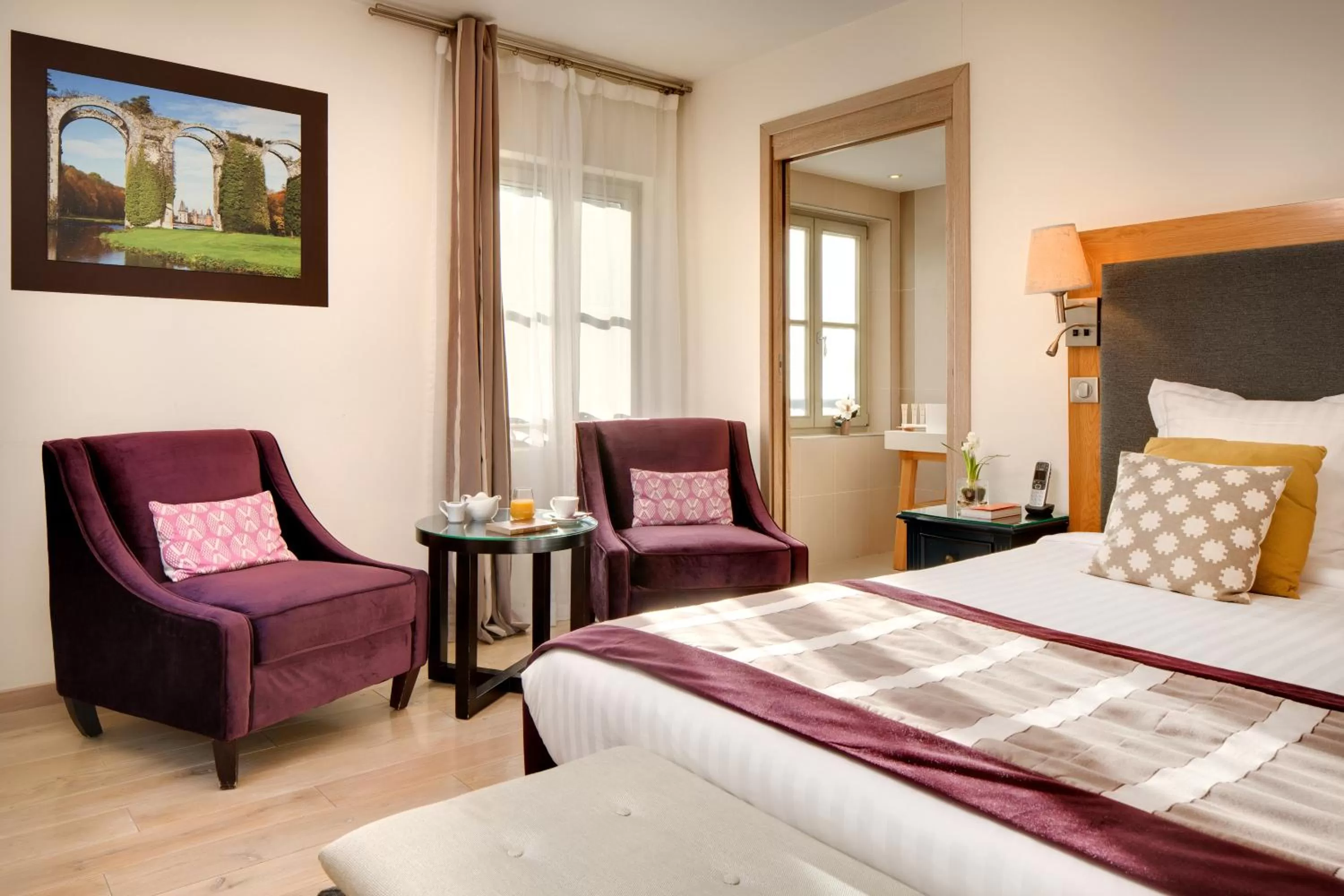 Deluxe Room in Mercure Maintenon