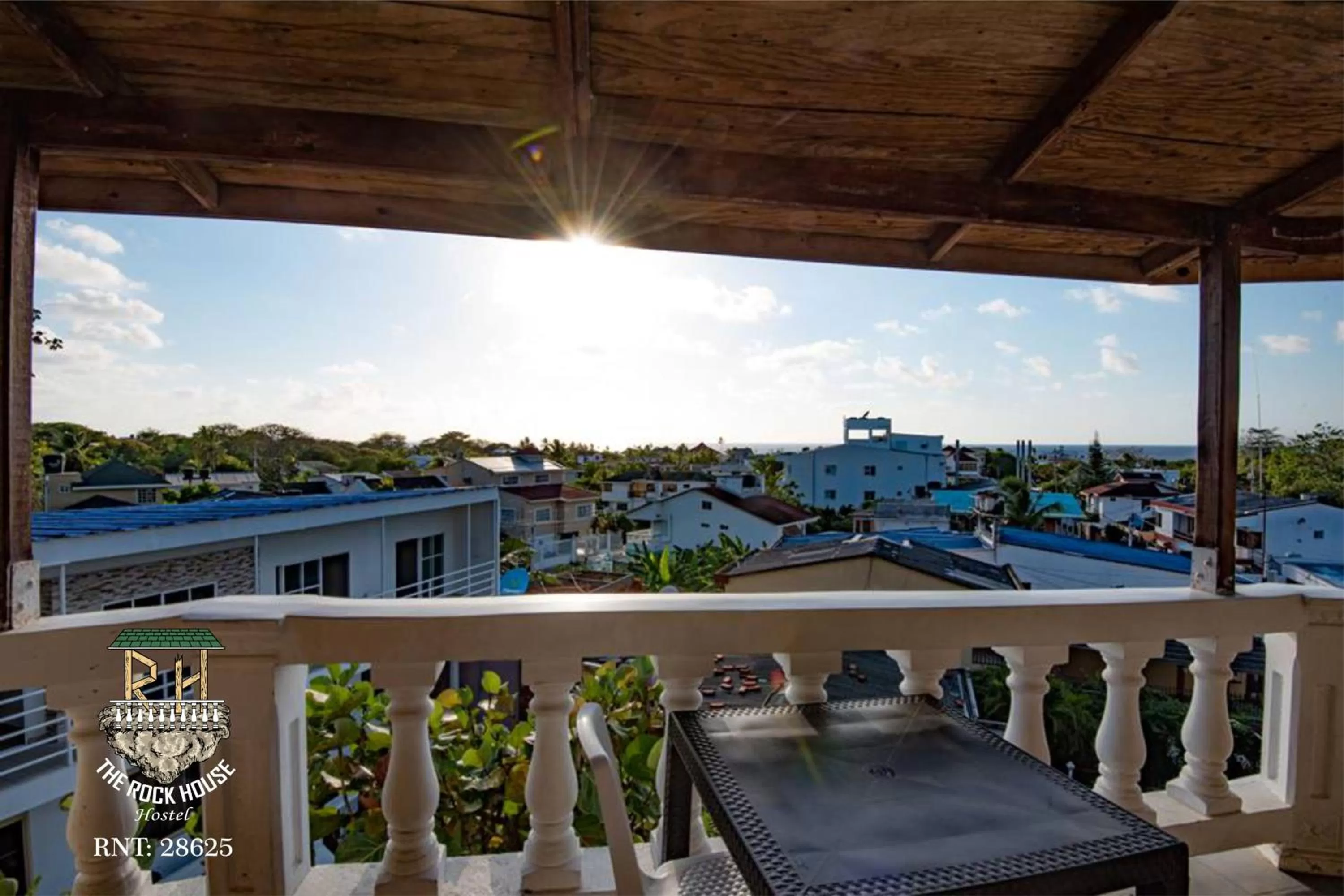 Day in The Rock House Eco