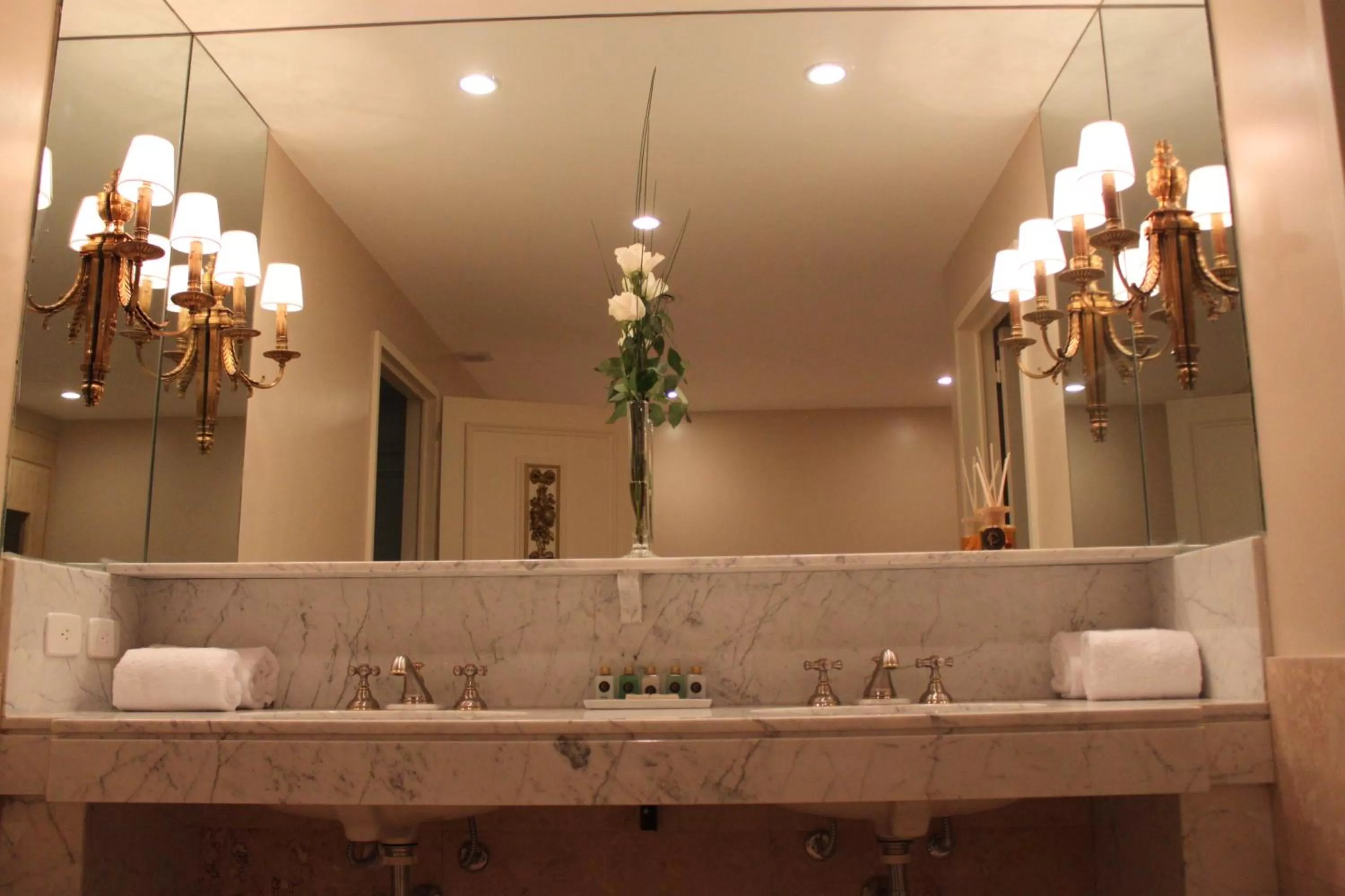 Bathroom in Hotel Club Frances