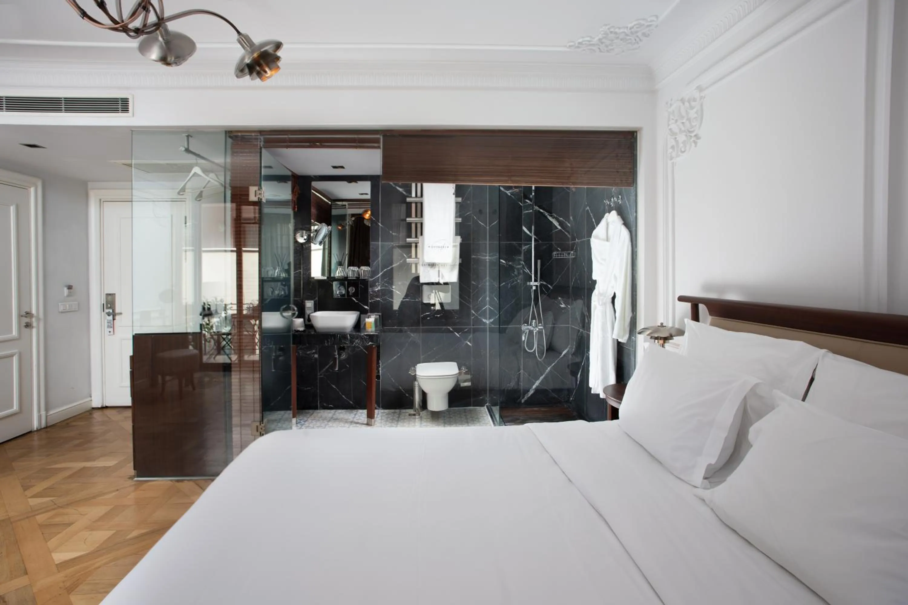 Photo of the whole room, Bed in Georges Hotel Galata