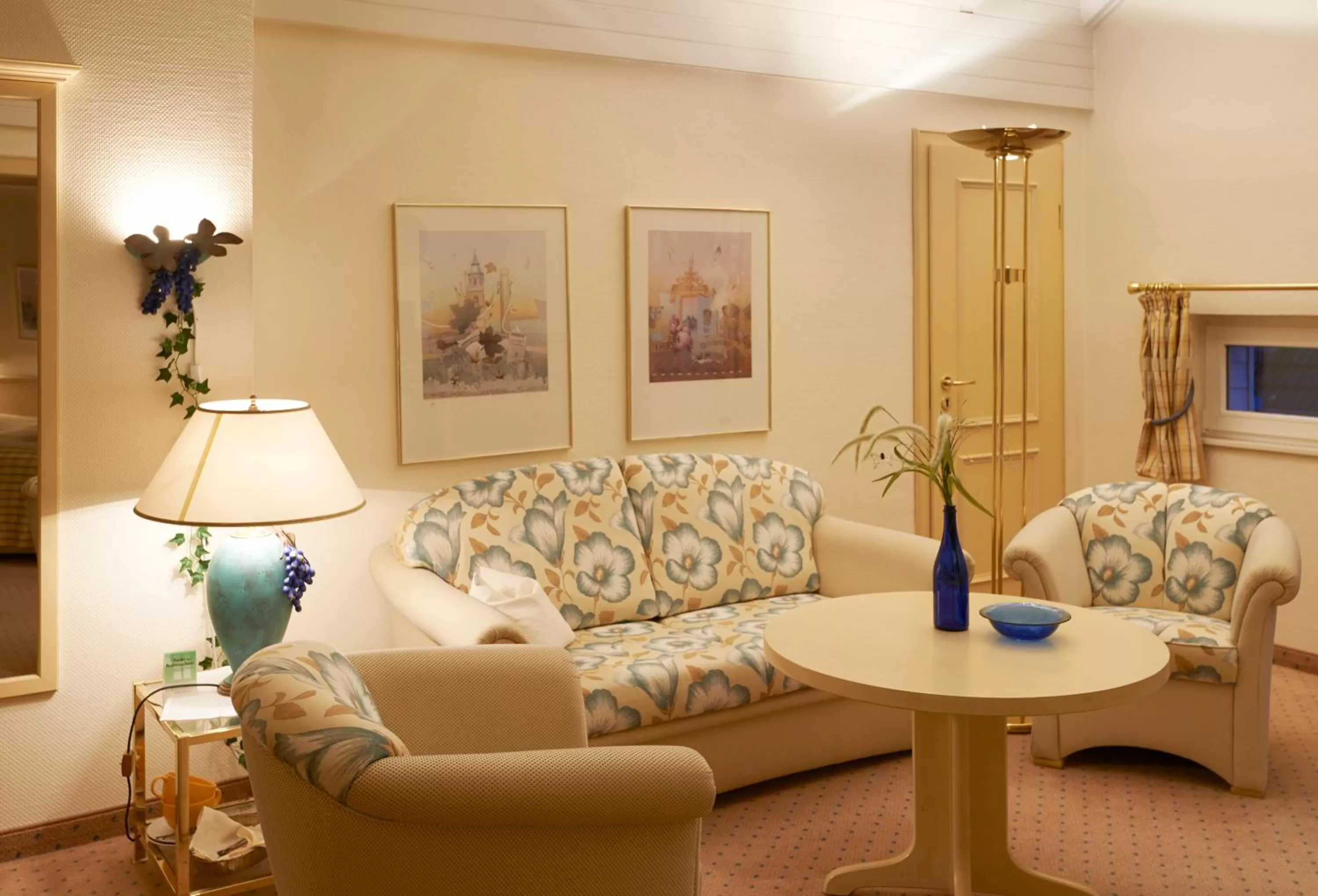 Communal lounge/ TV room in Hotel Kastanienhof