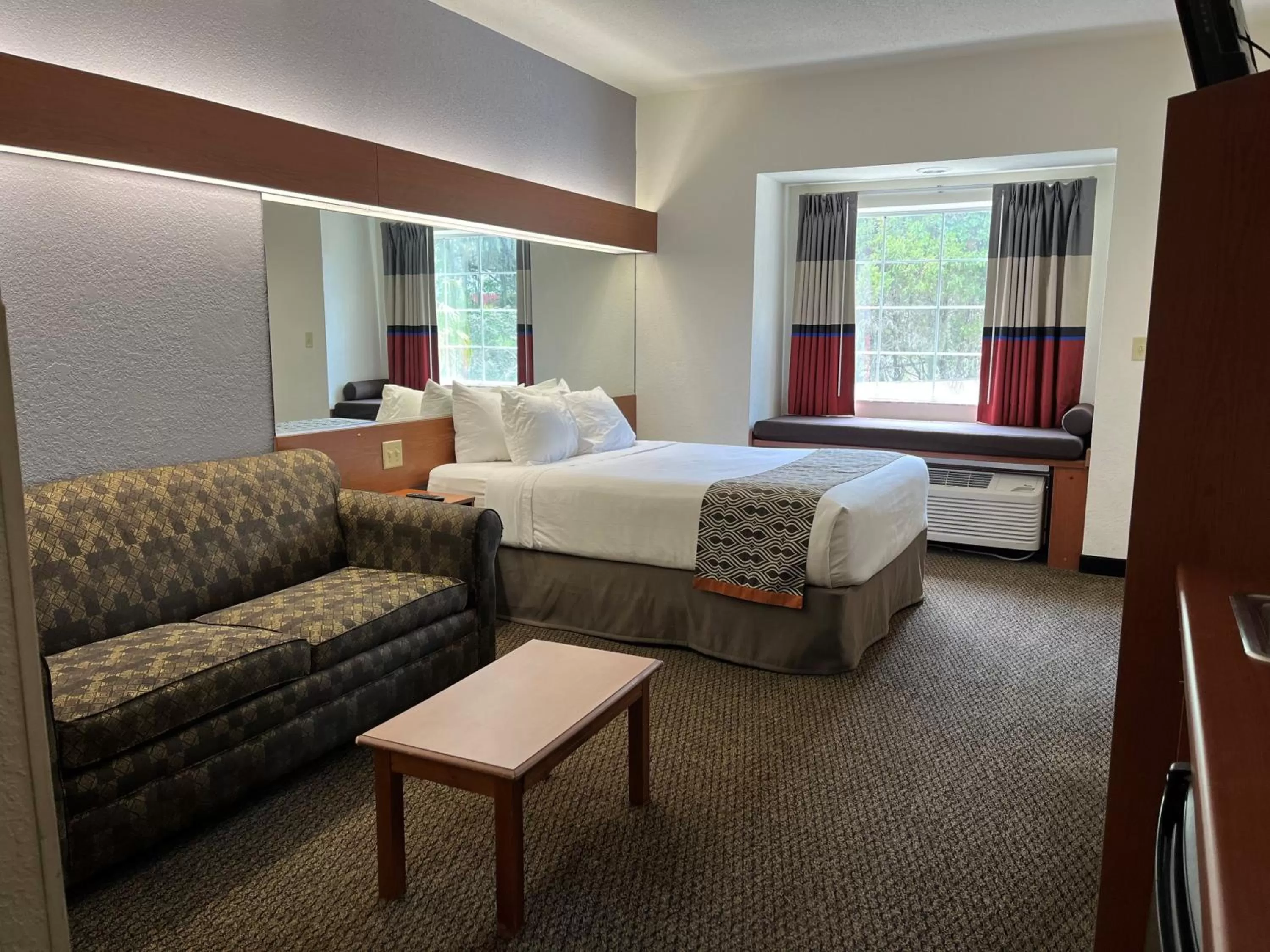 Bed in Microtel Inn and Suites by Wyndham - Lady Lake/ The Villages