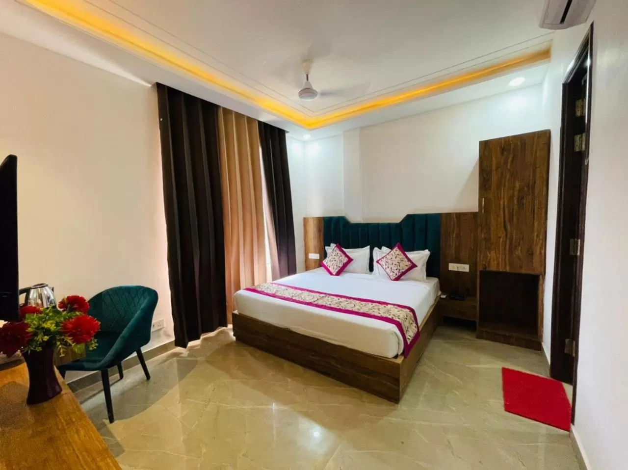 Bed in Hotel Dream Town By Cozy Hotels & Resorts