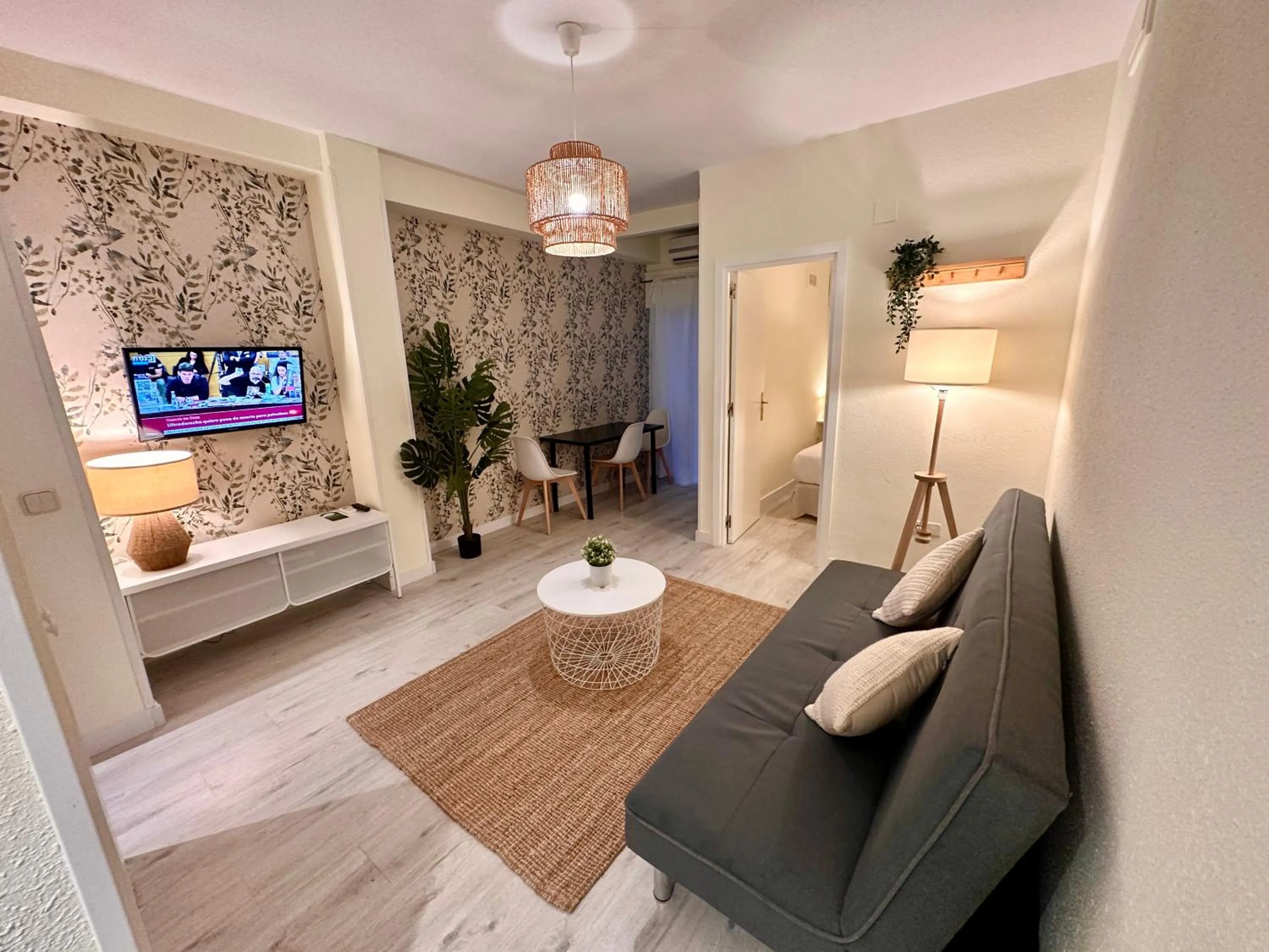 Living room, Bed in Far Home Gran Vía