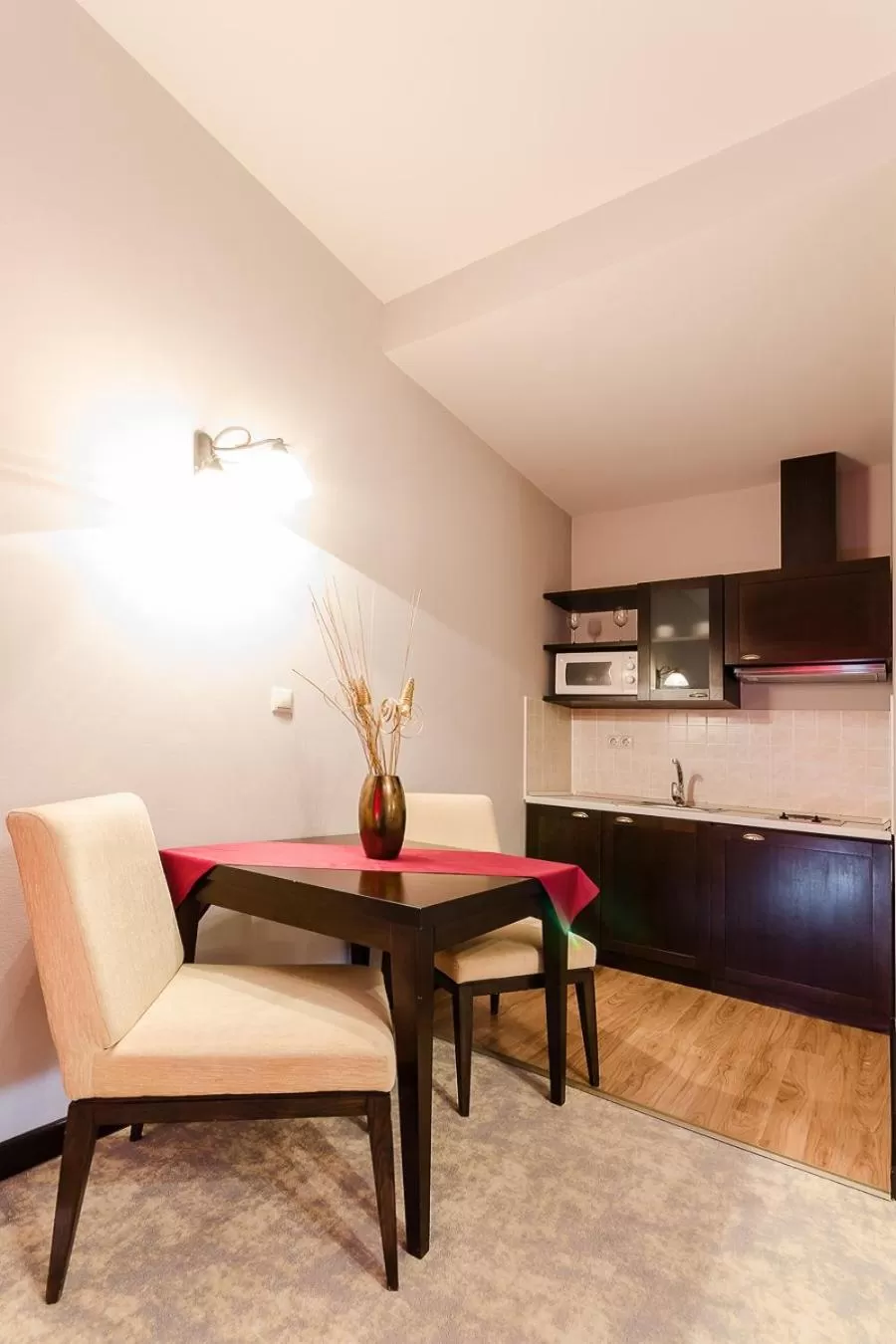 Kitchen or kitchenette in Hotel Aurum