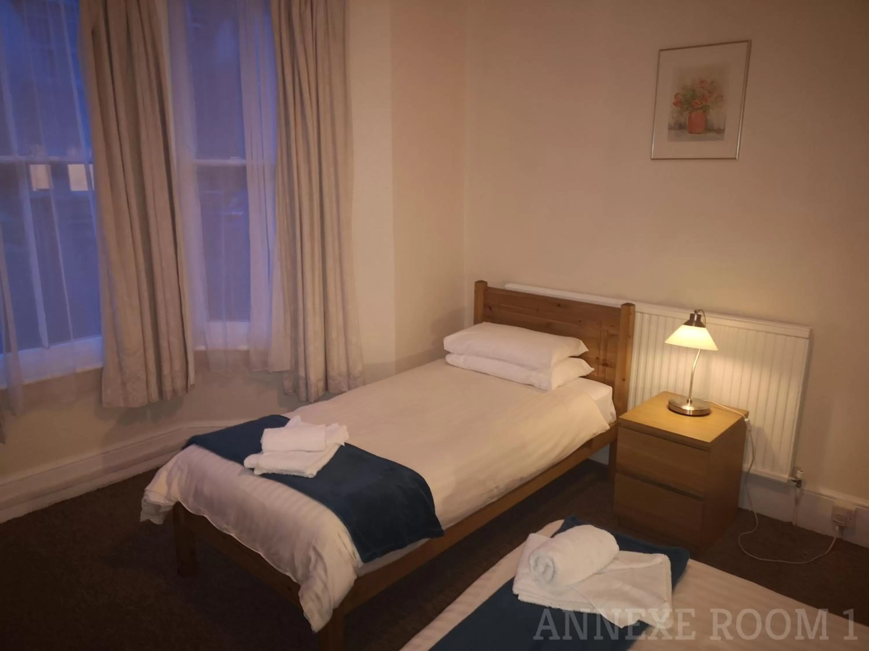 Bedroom, Bed in Westgate Hotel