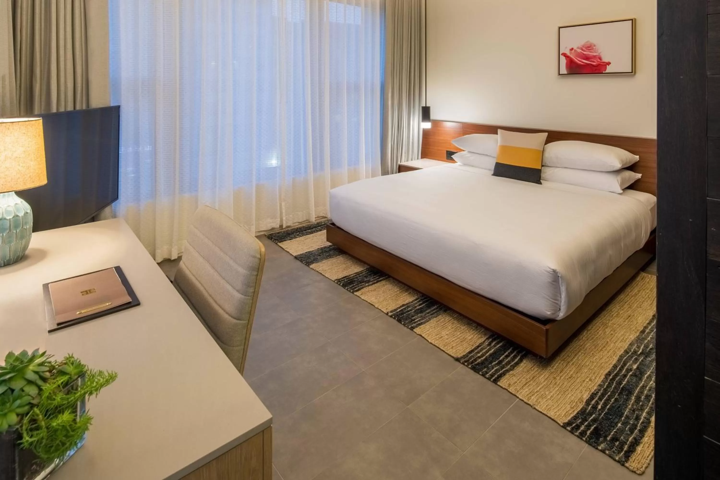 Photo of the whole room, Bed in The Hi-Lo, Autograph Collection