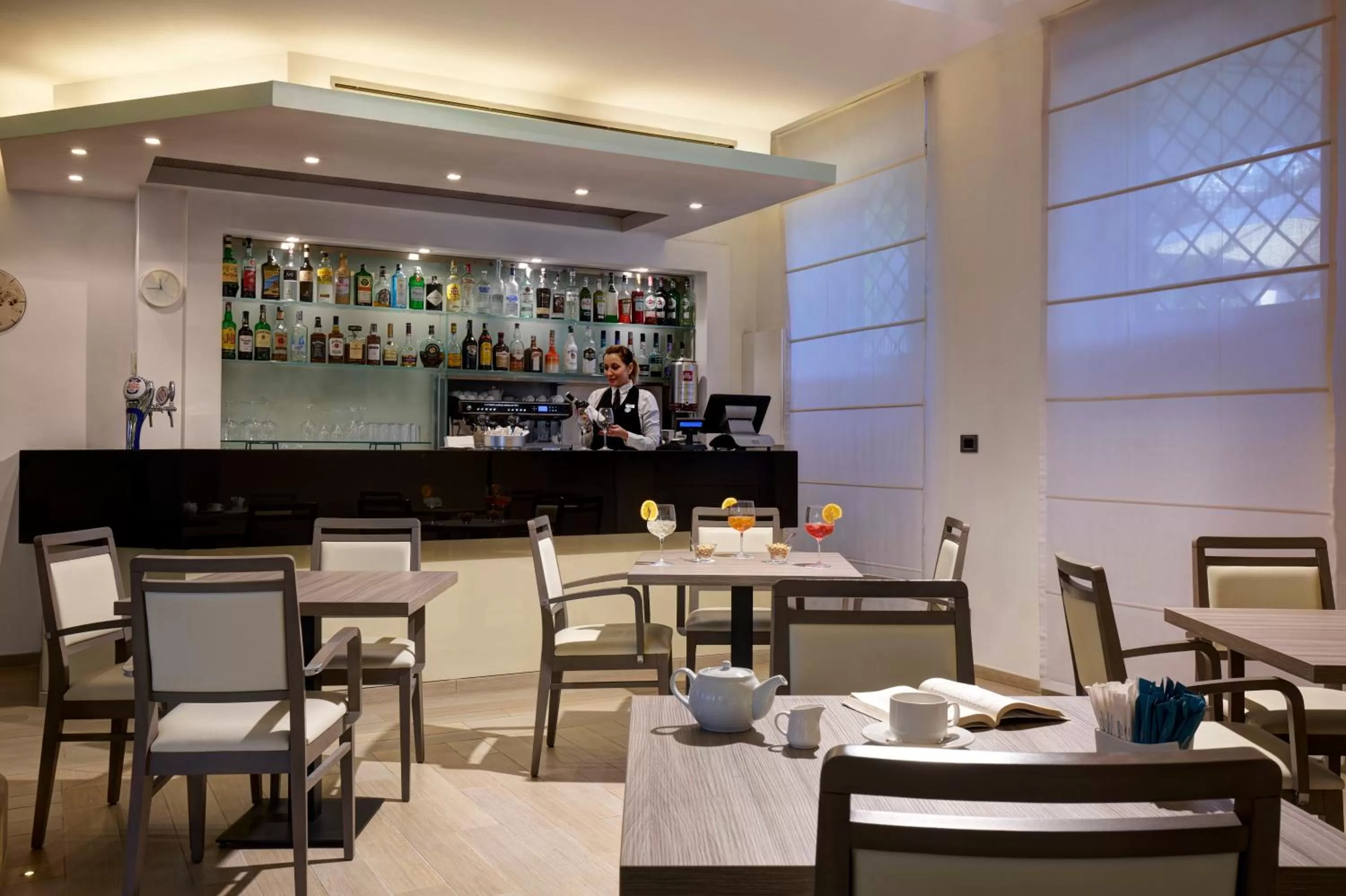 Lounge or bar in Occidental Aurelia