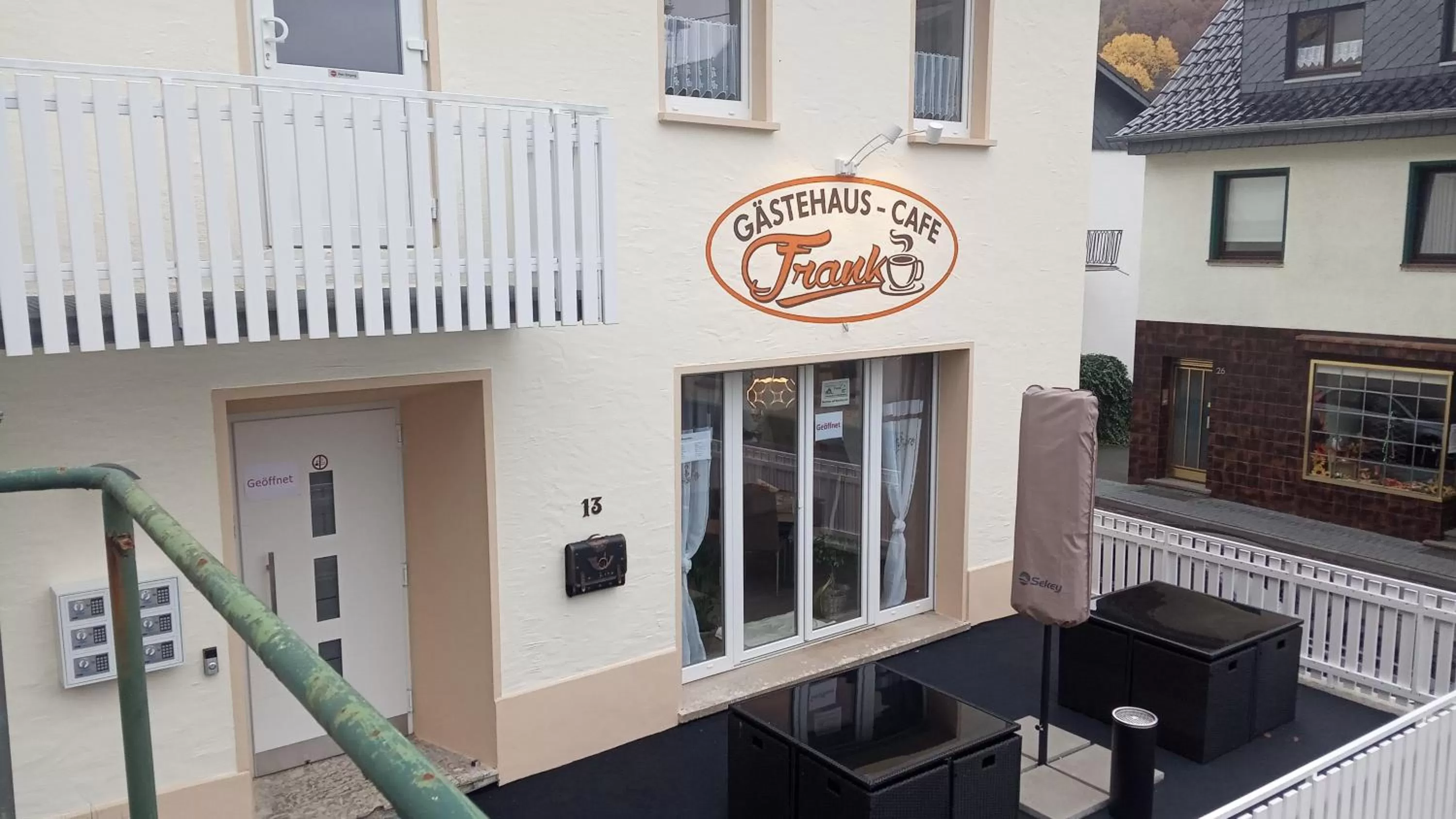 Facade/entrance in Gästehaus - Café Frank