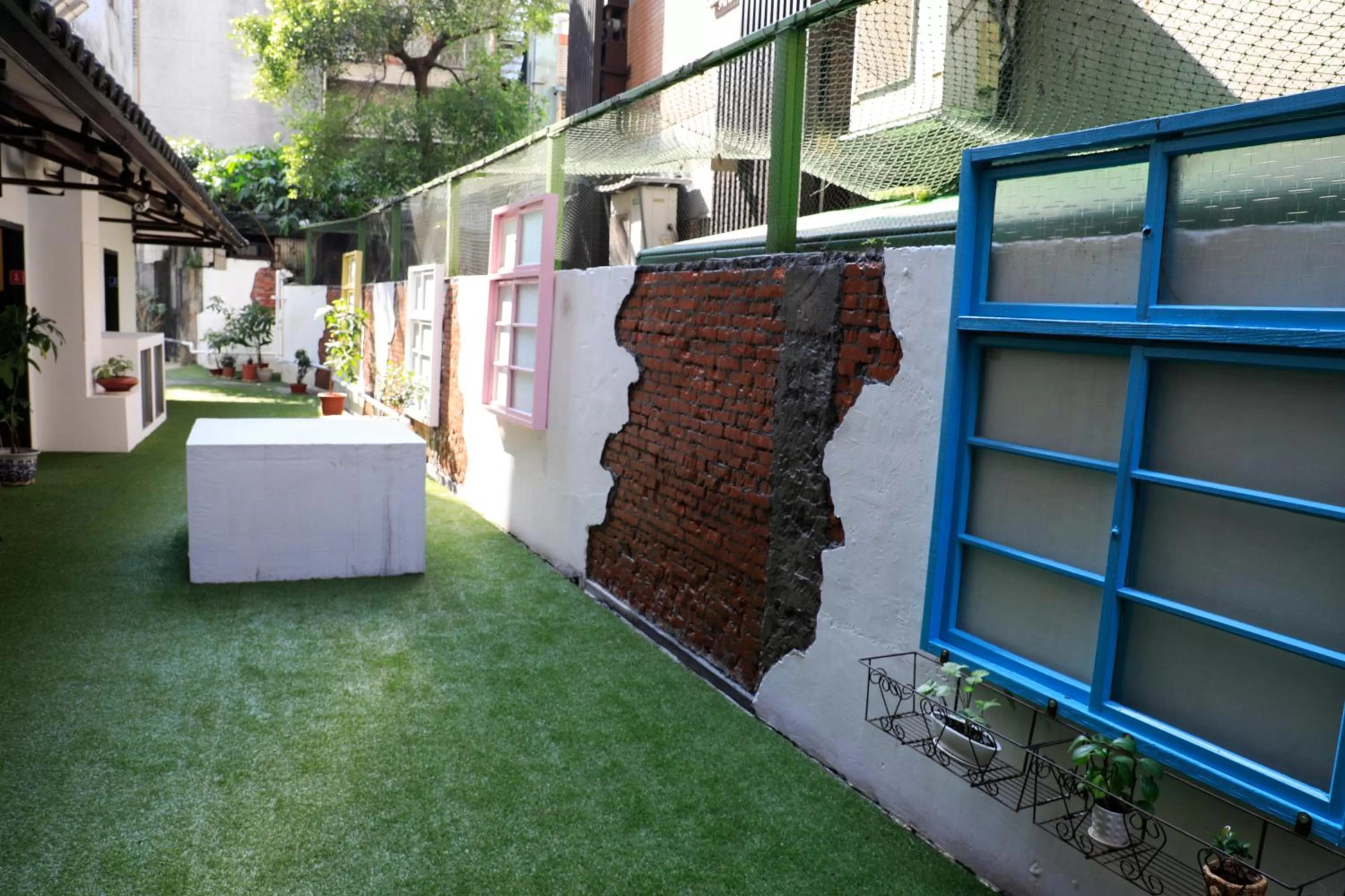 Garden in Wholesome Hotel