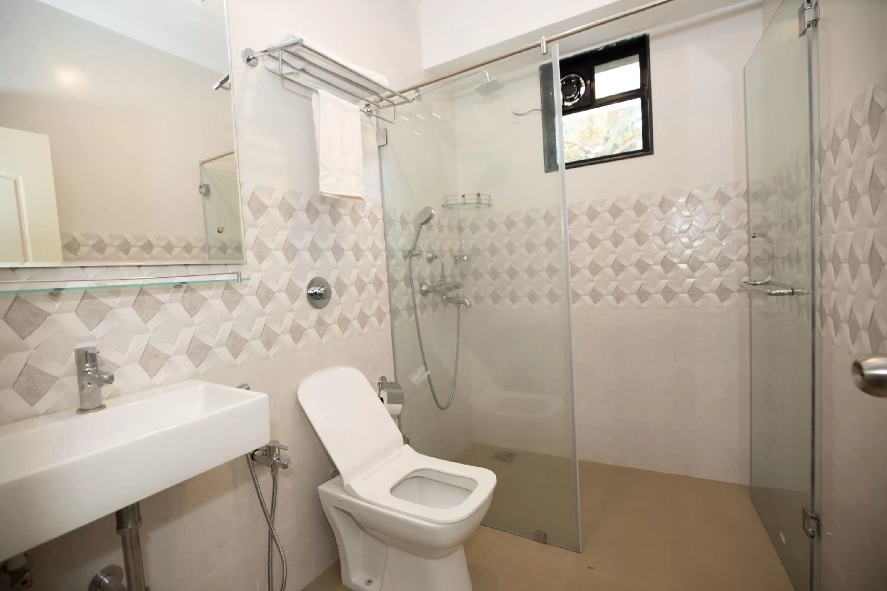 Shower in The Woodside Inn