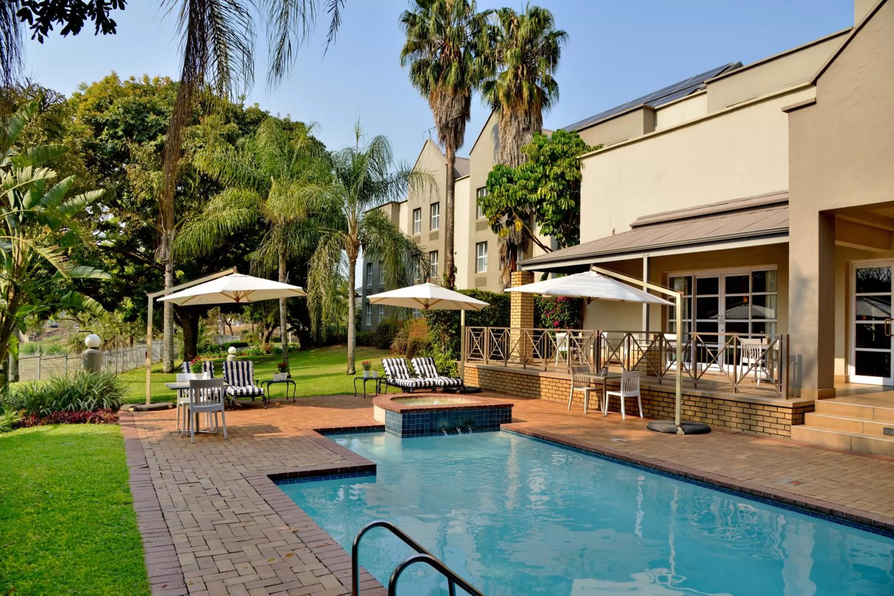 Swimming pool in Town Lodge Mbombela