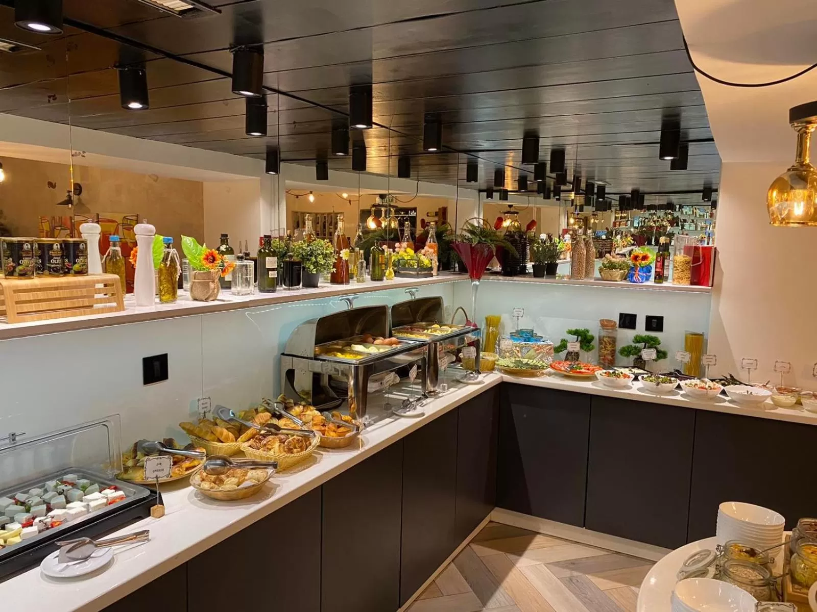 Breakfast in Capital Hotel Garni