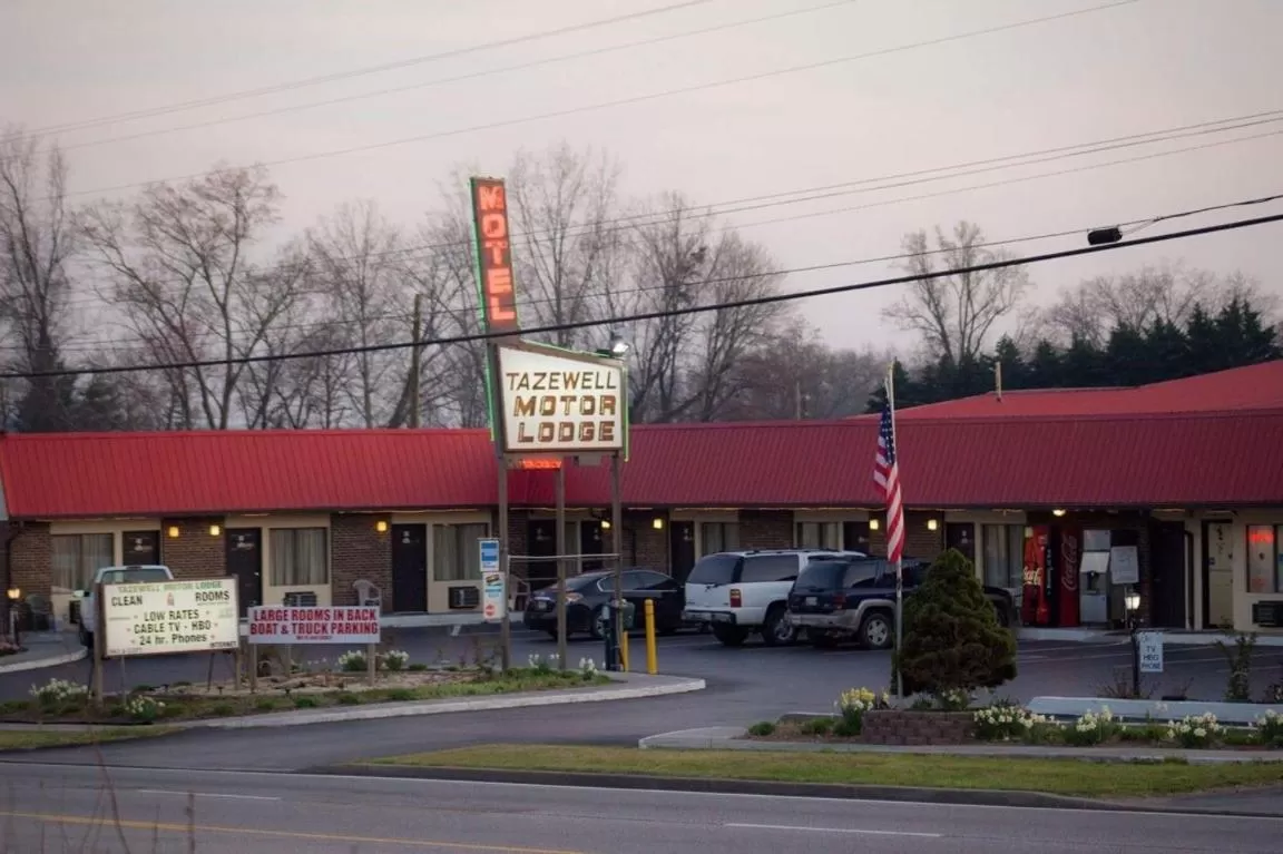 Facade/entrance in Tazewell Motor Lodge