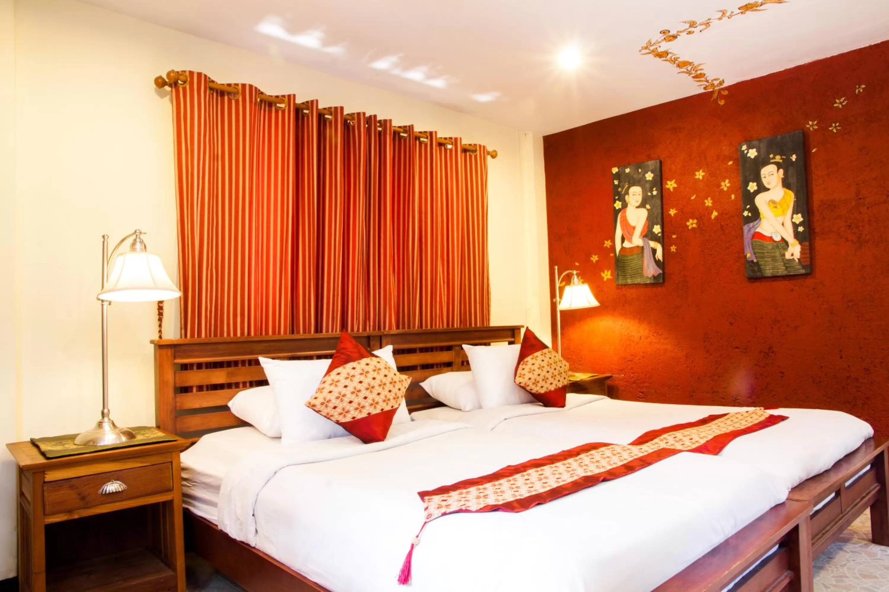 Bed in Joy's House & Tour