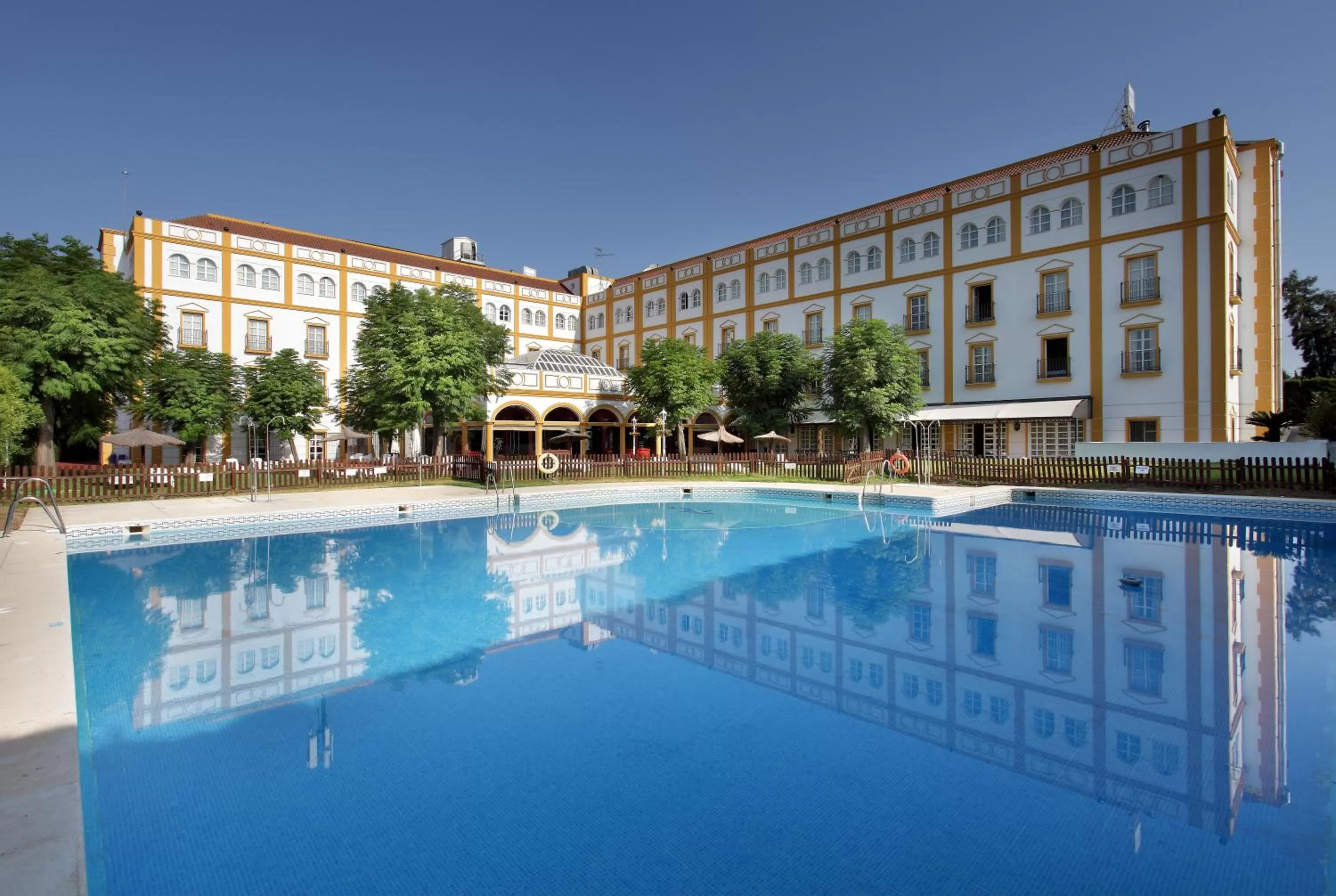 Property building in Exe Gran Hotel Solucar