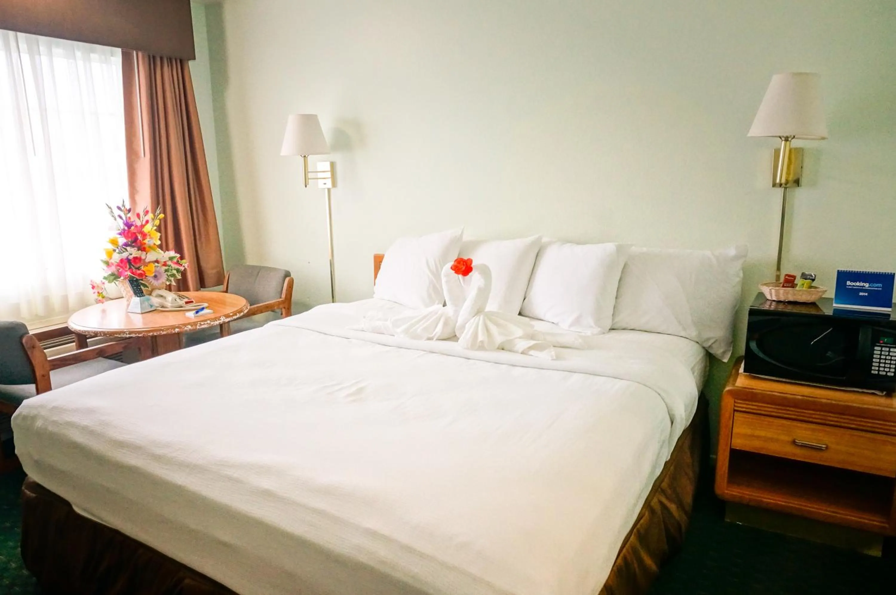 Bedroom, Bed in OceanView Motel