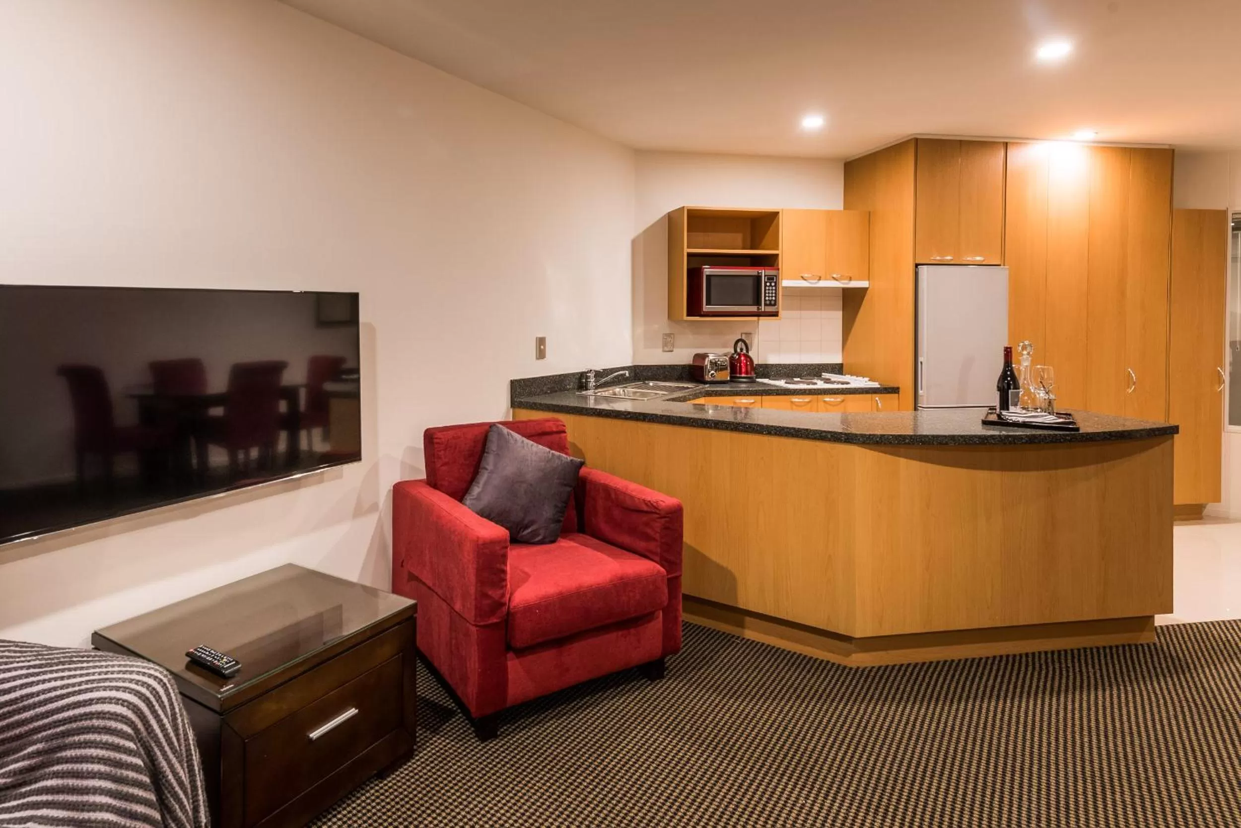 TV and multimedia in Fino Hotel & Suites