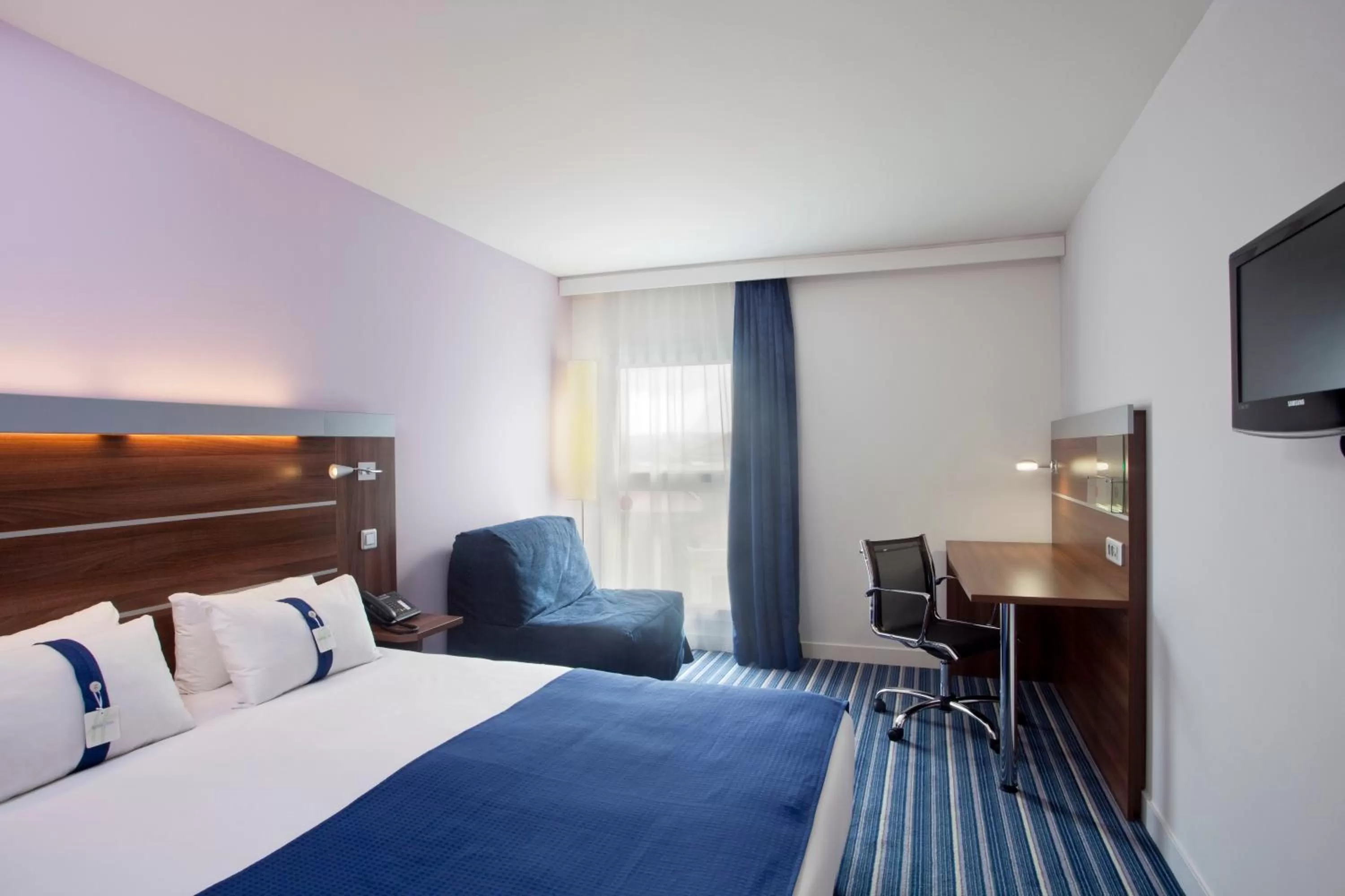 Photo of the whole room, Bed in Hôtel Marseille Centre Gare Saint-Charles