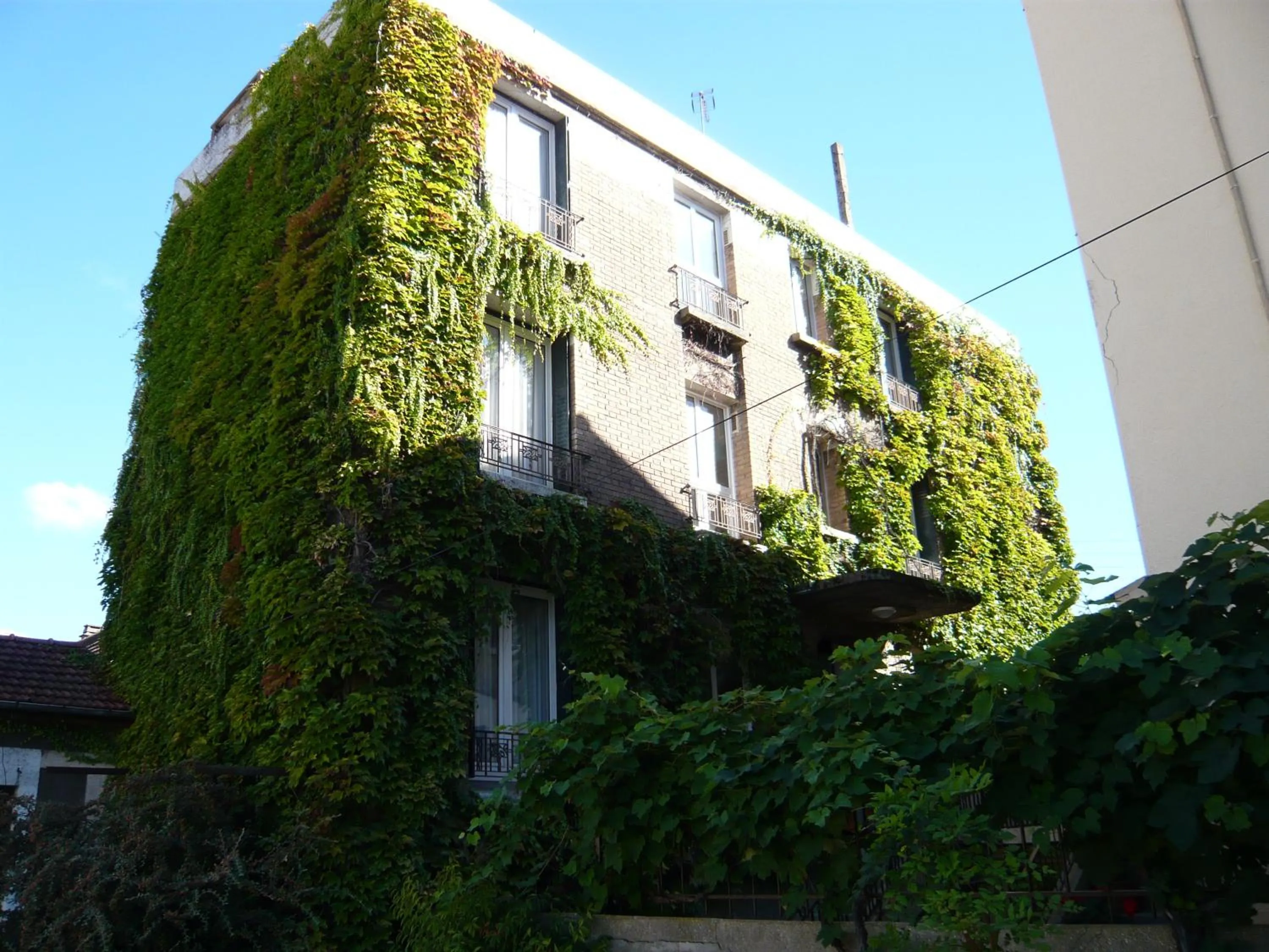 Property building in Cit'Hotel Aéro-Hotel