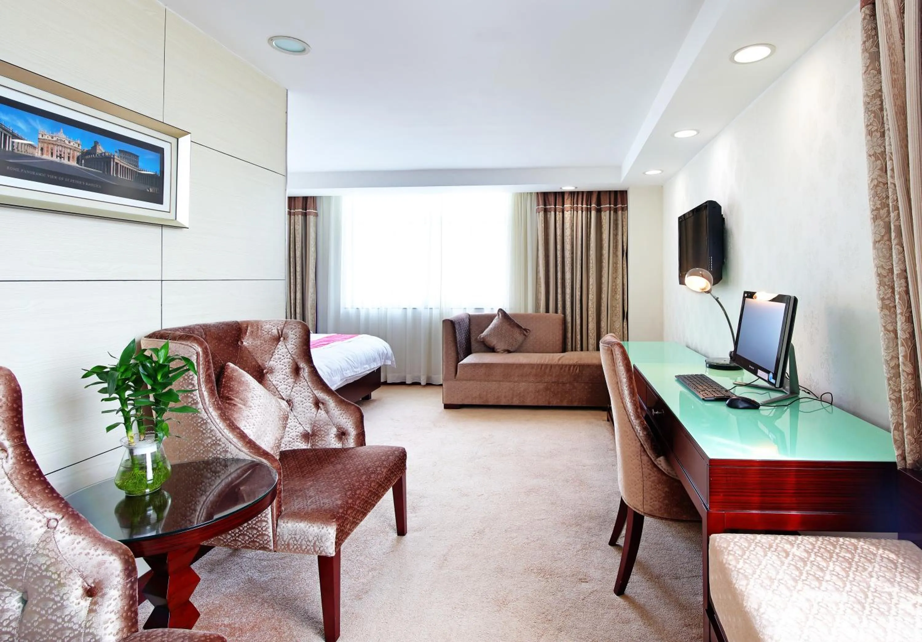 Photo of the whole room in New World Hotel