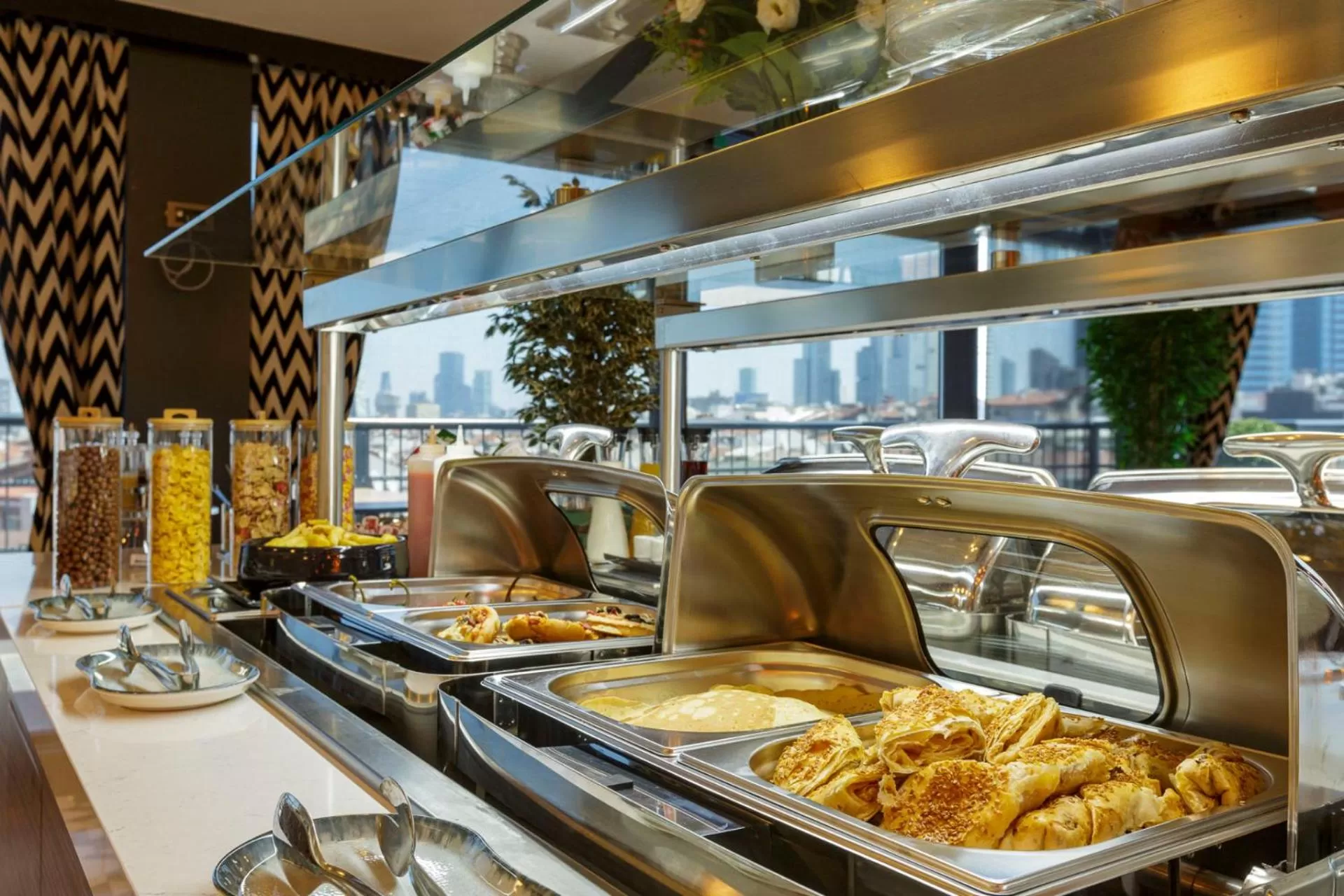 Food and drinks in Ramada Encore by Wyndham Istanbul Sisli