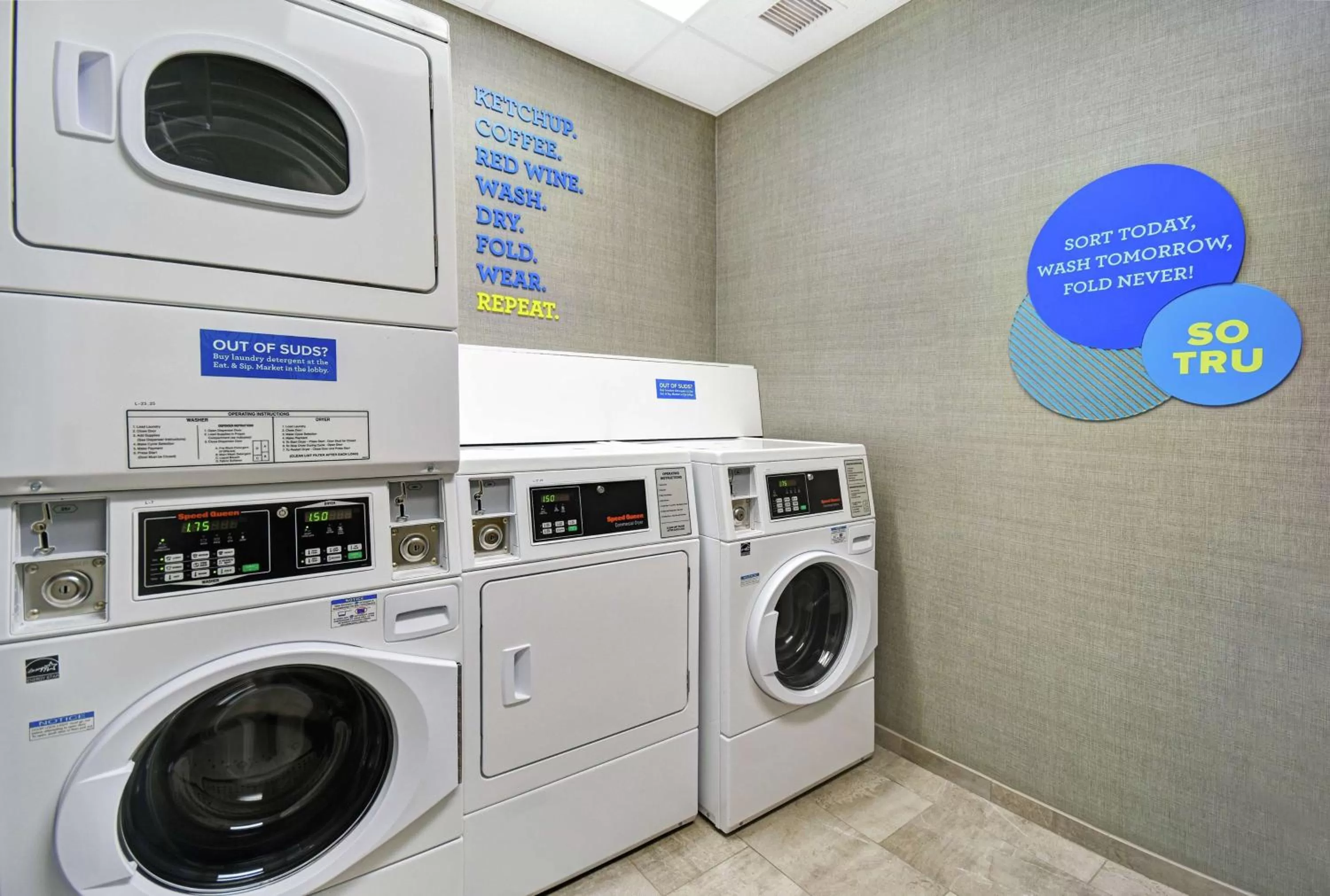 Property building in Tru By Hilton Portland Airport Area Me