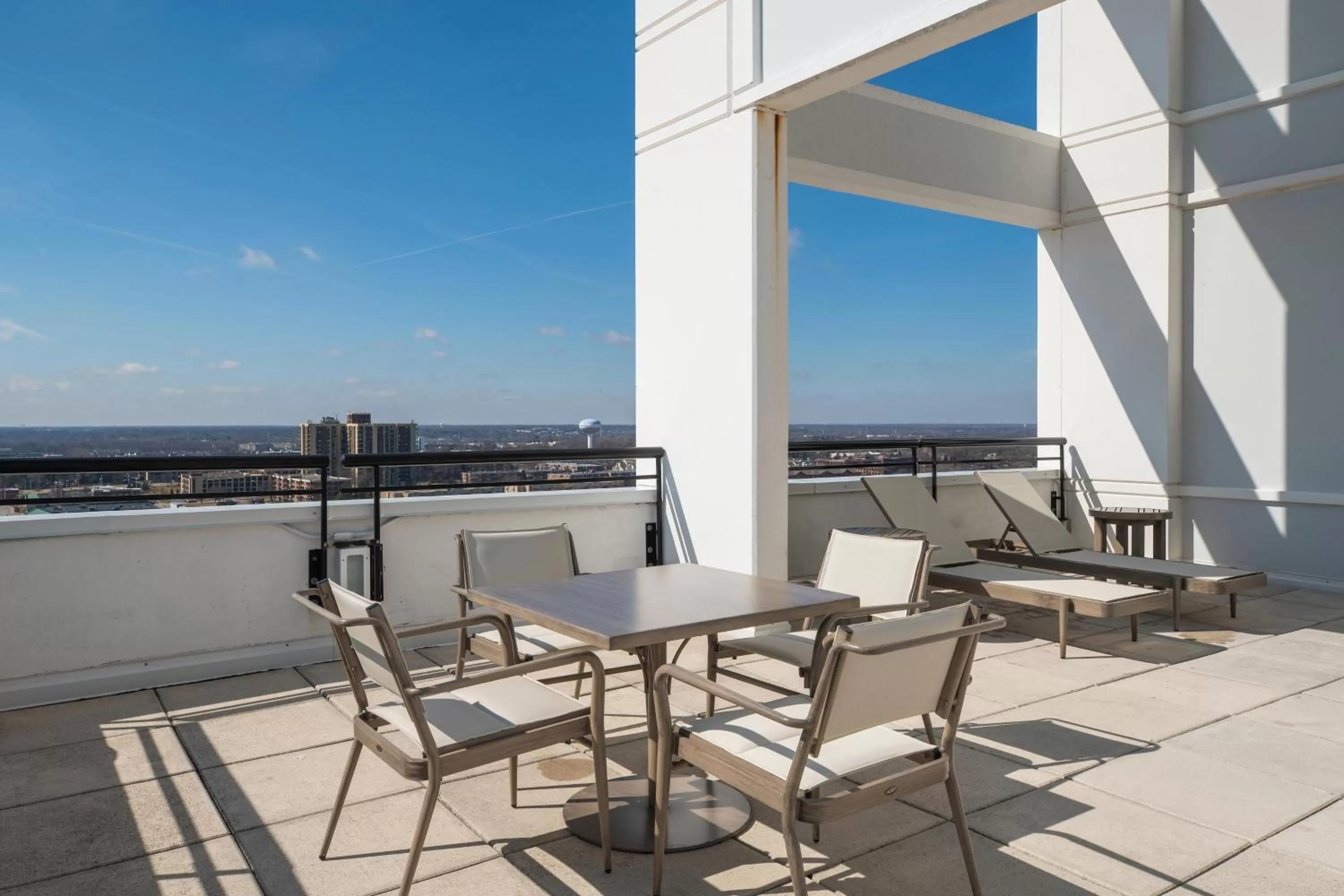Photo of the whole room in The Westin Chicago Lombard