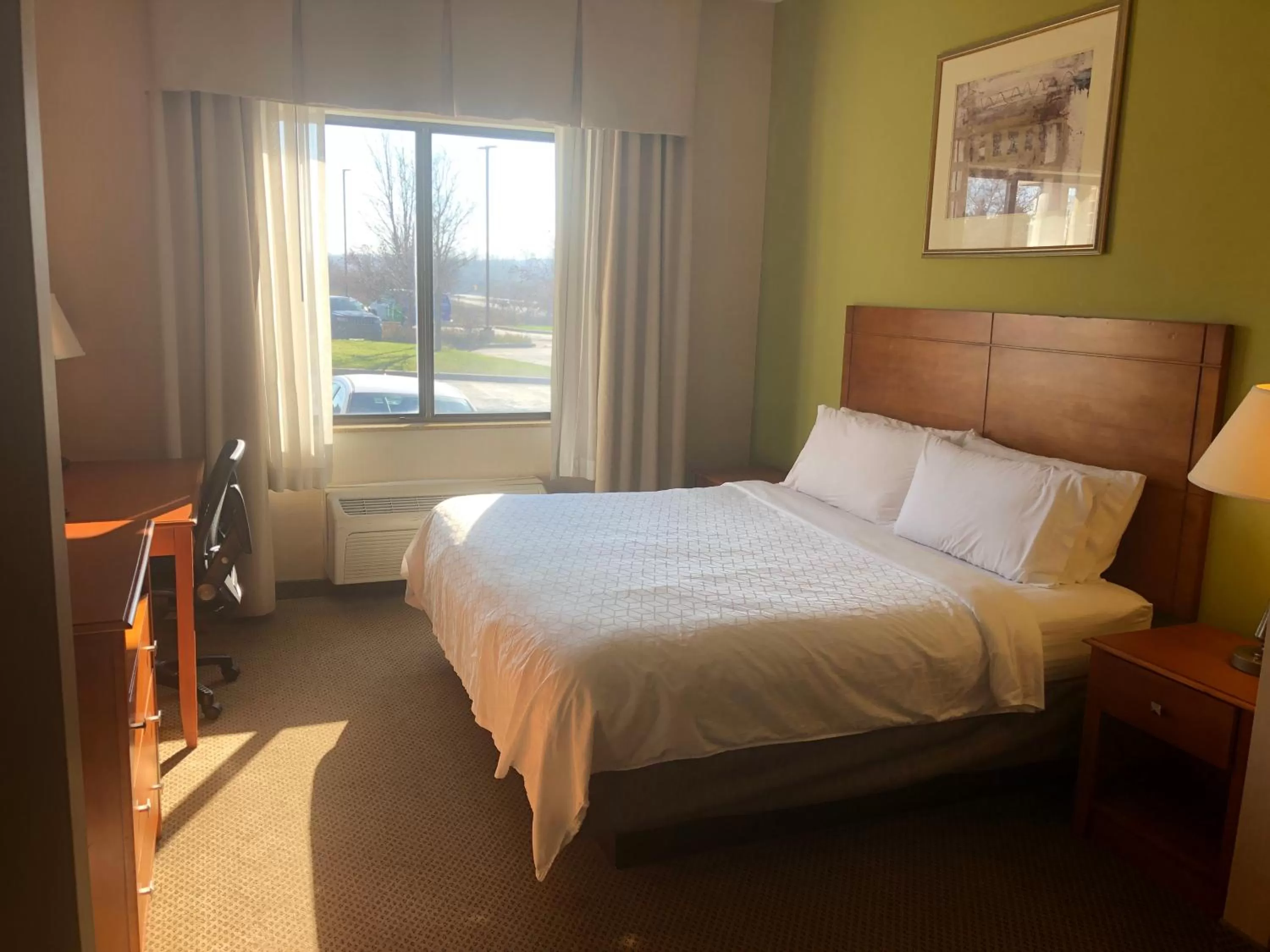 Bed in Holiday Inn Express Hotel & Suites Lansing-Dimondale by IHG