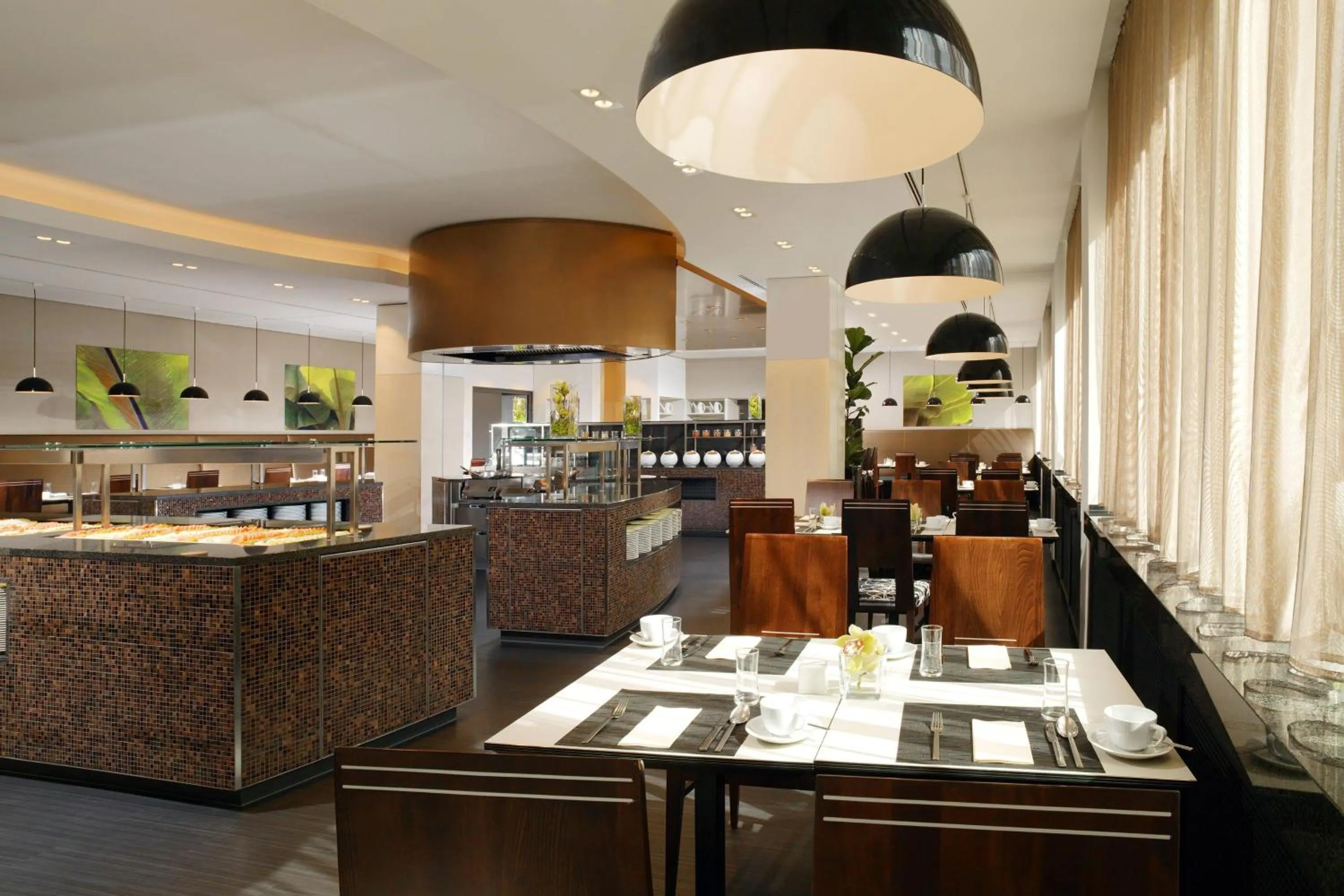 Restaurant/places to eat in The Westin Grand Frankfurt