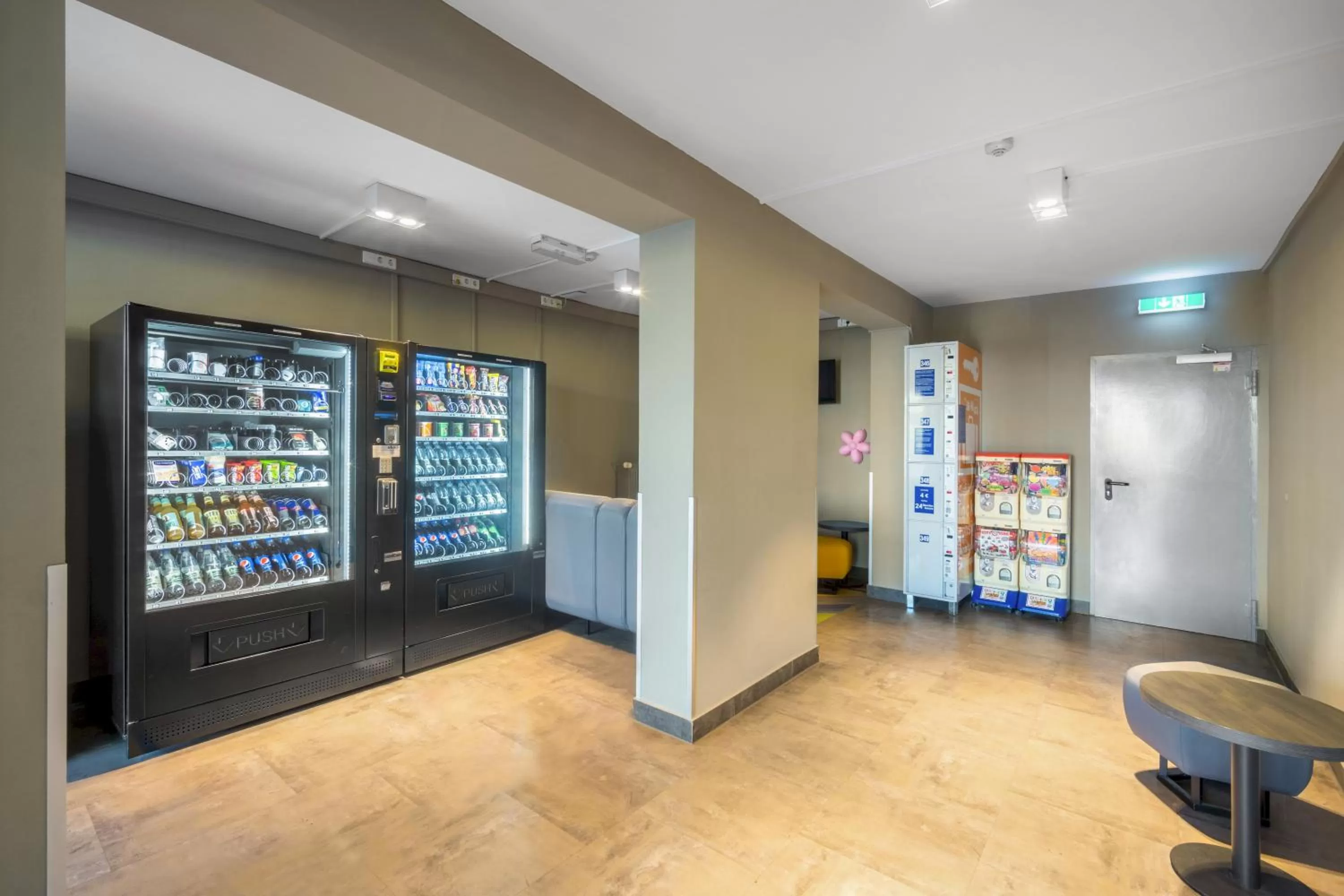 vending machine in a&o Dresden Hauptbahnhof