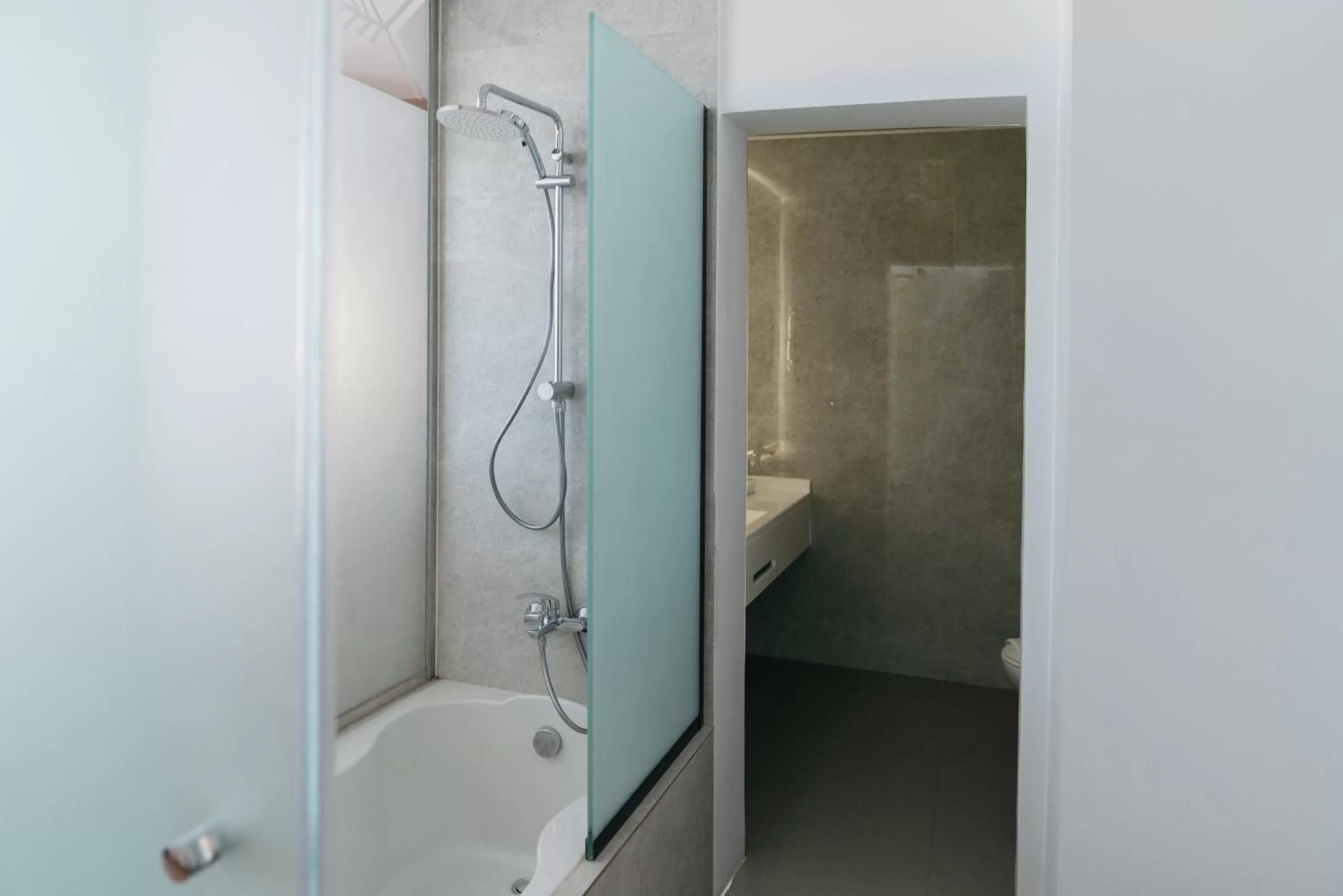 Bathroom in Shada Hotel Shatea - فندق شدا الشاطئ