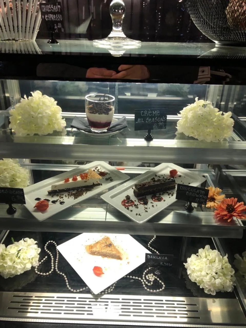 Food in All Seasons Residence Design Hotel - Free parking