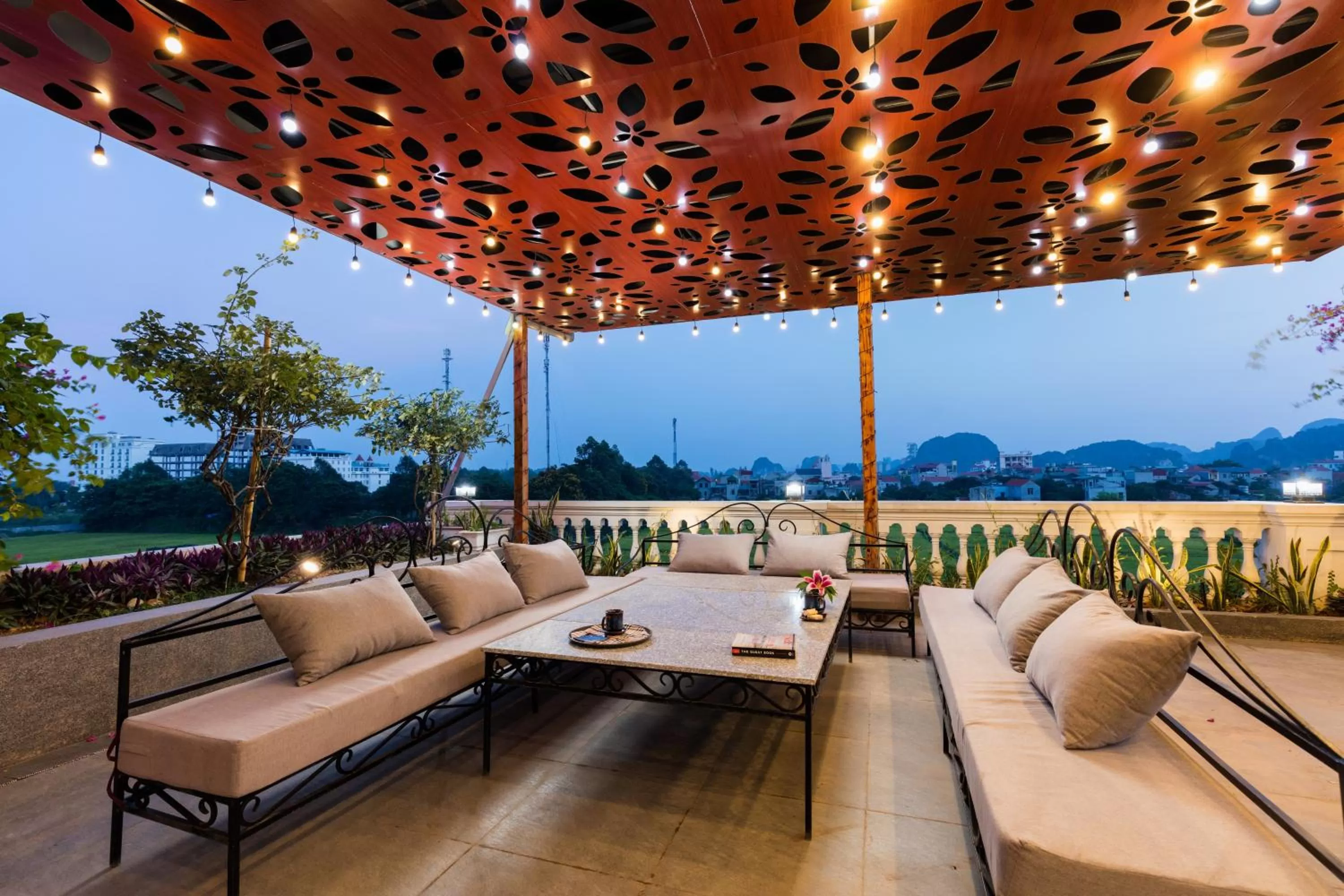 Lounge or bar in Liberty Hall Tam Coc Hotel & Villa