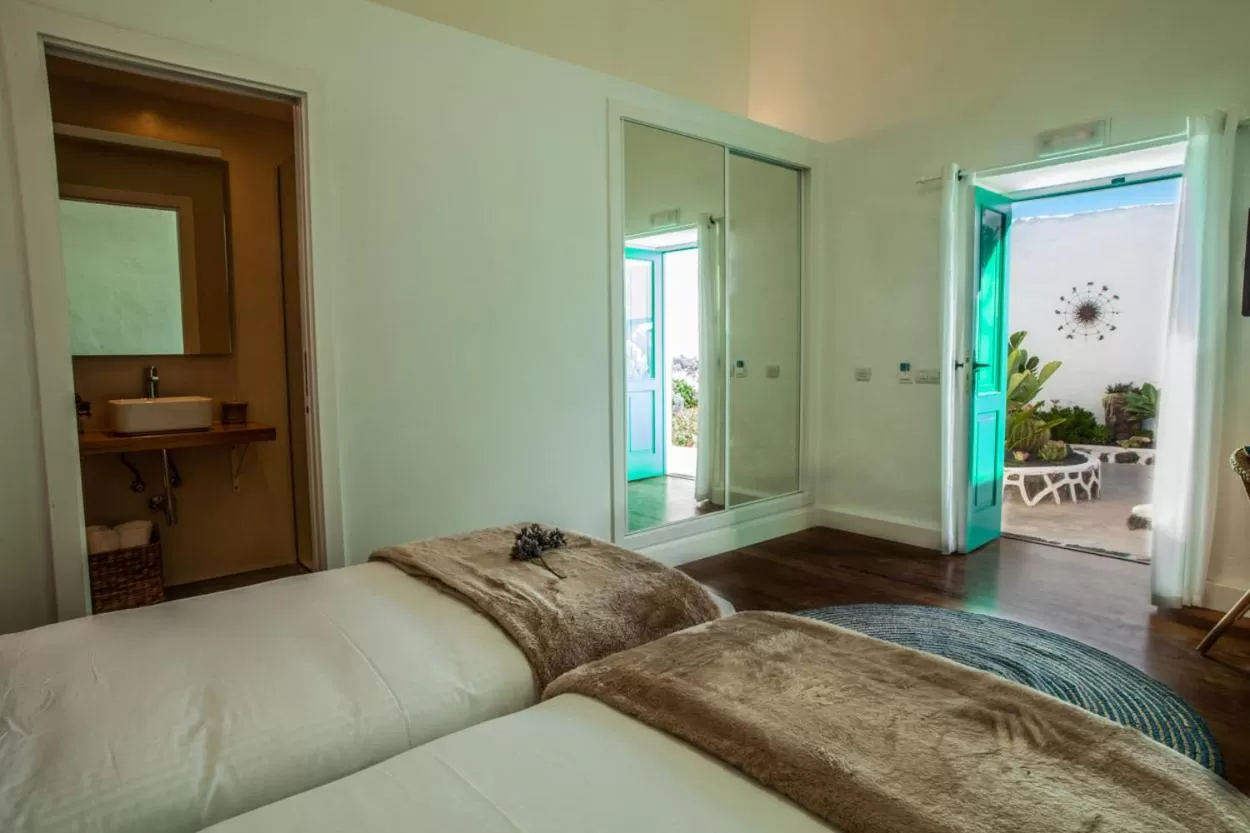 Bed in Los Lirios Hotel Rural - Adults Only