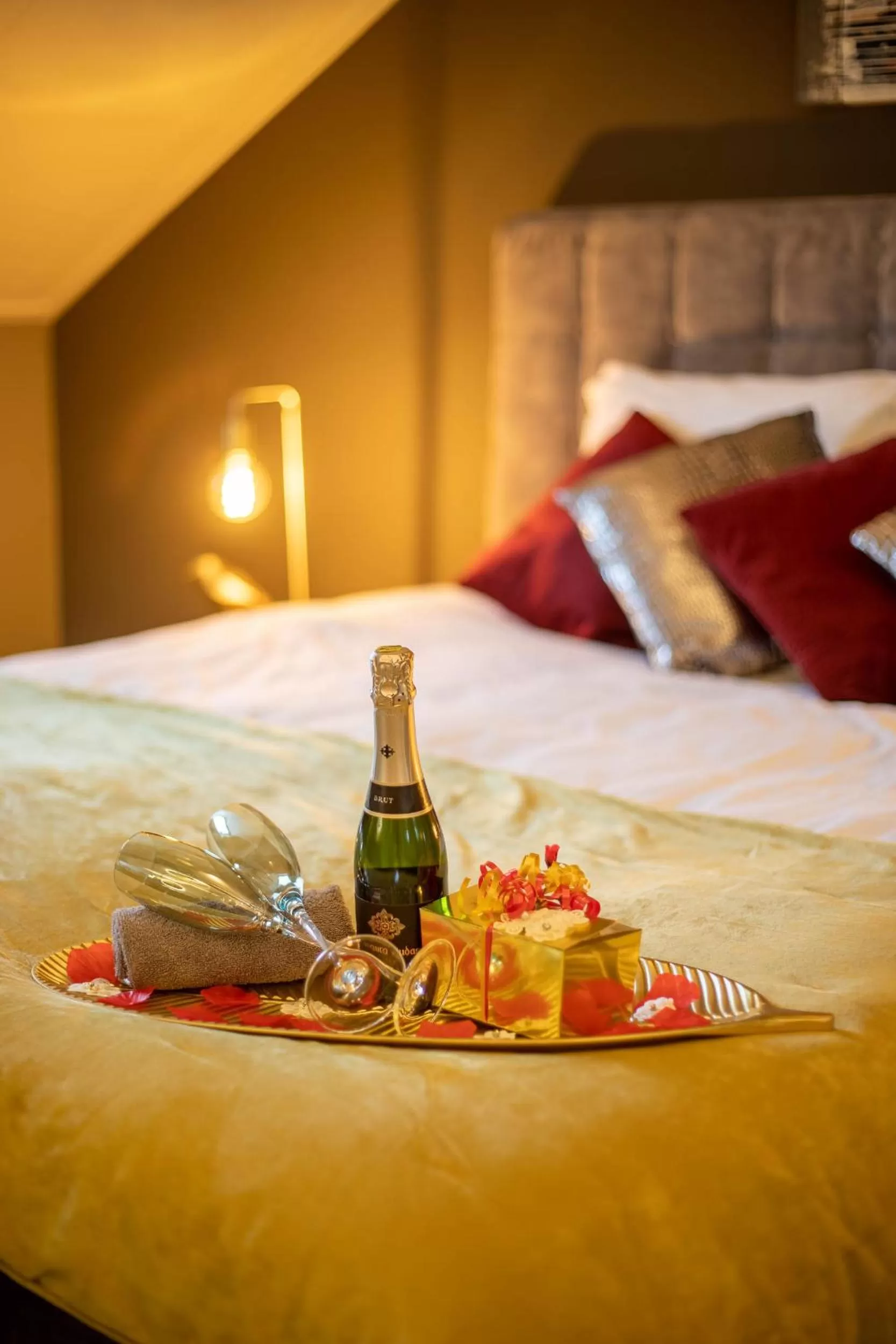 wedding, Bed in Heuvelsuites