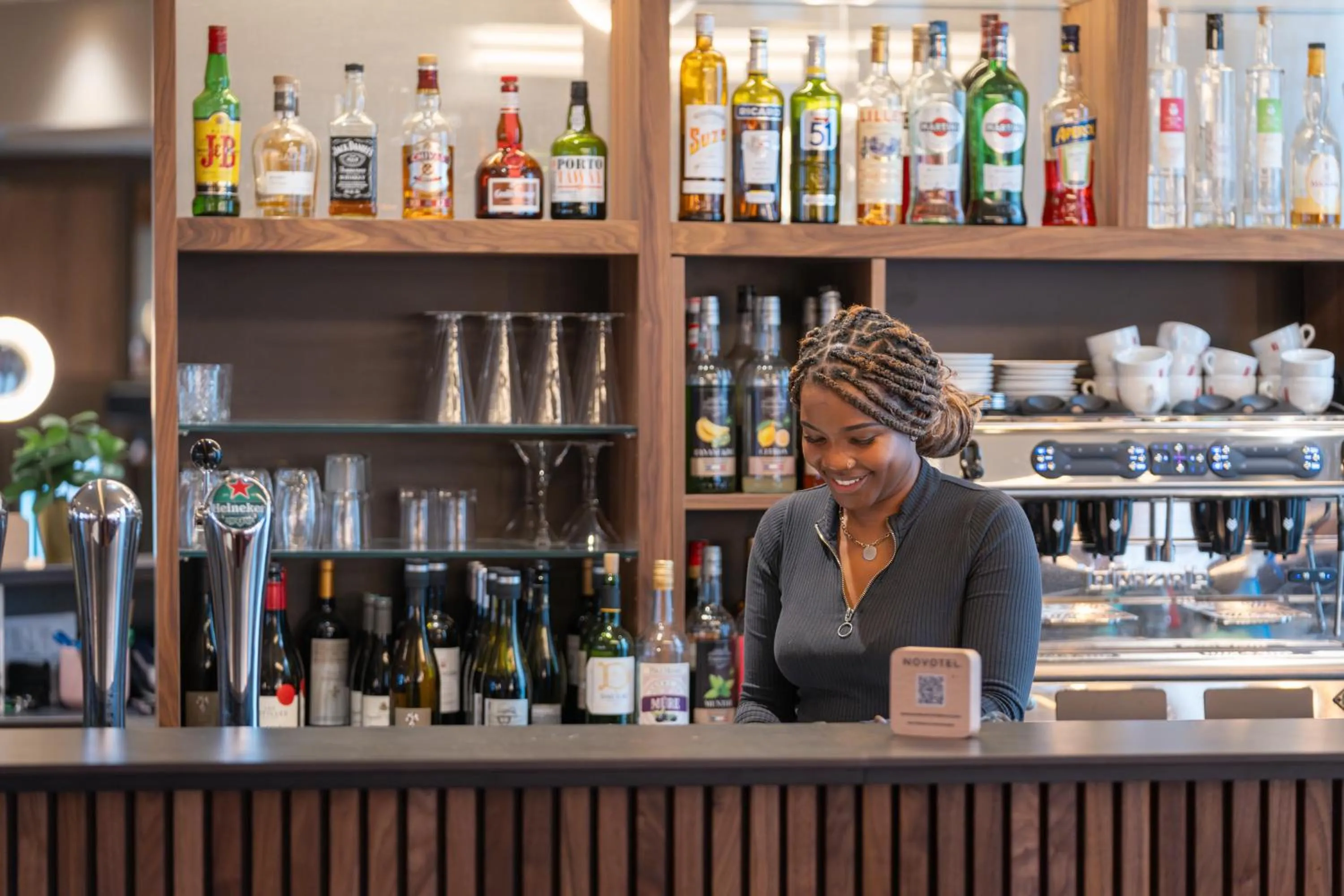 Lounge or bar in Novotel SPA Rennes Centre Gare