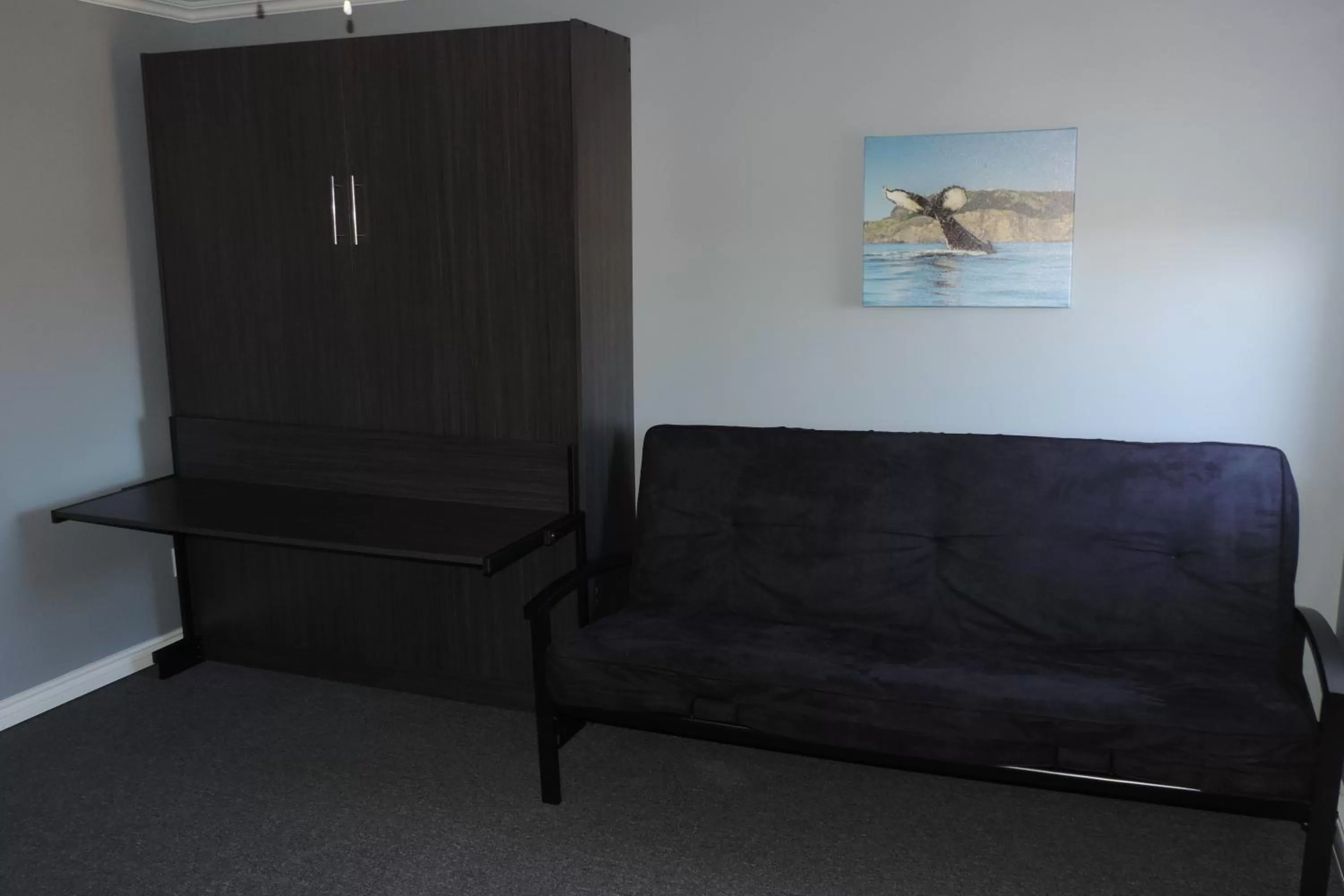 Photo of the whole room, Seating Area in North 99 Motel