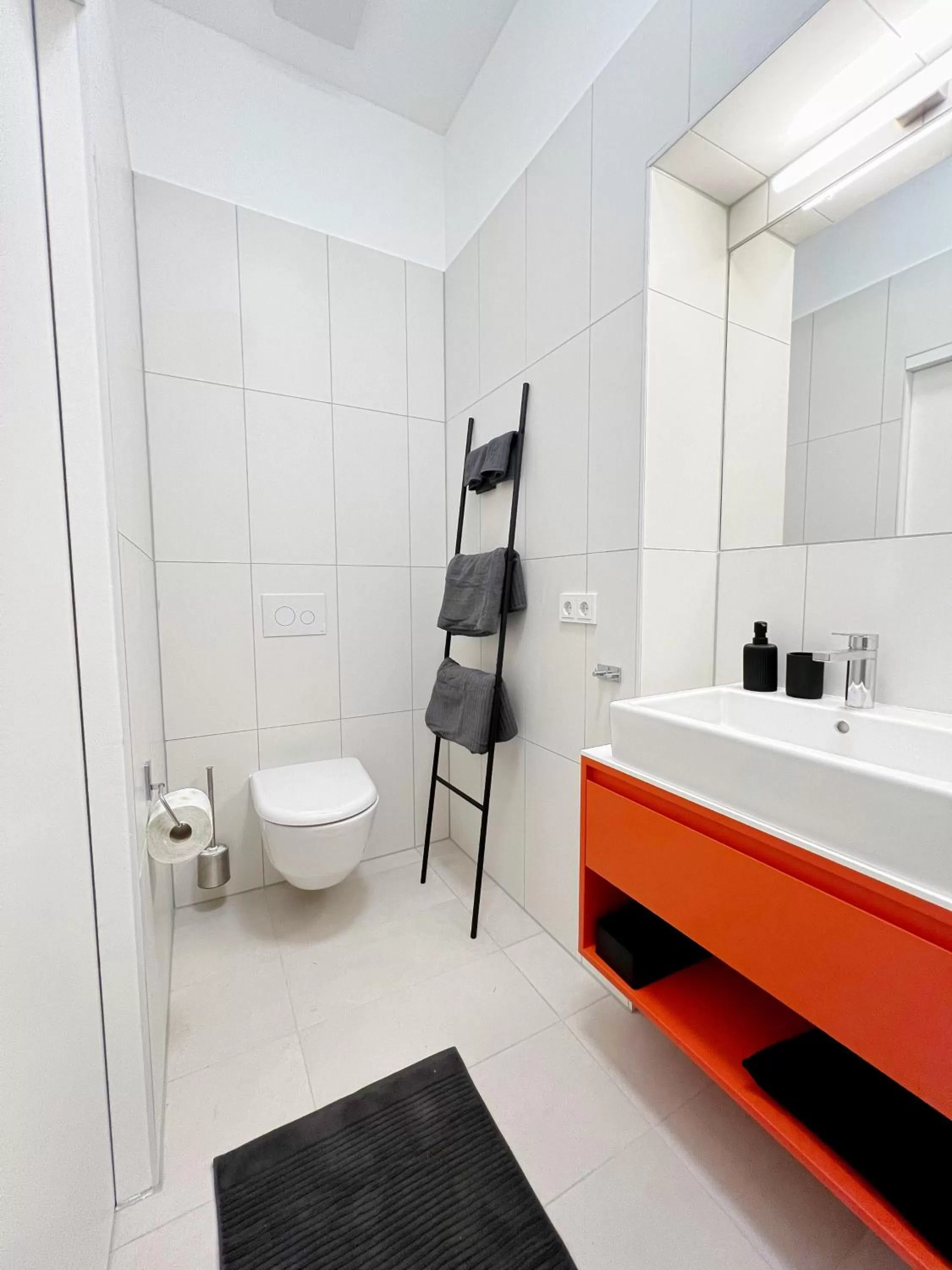 Toilet in Sissi West