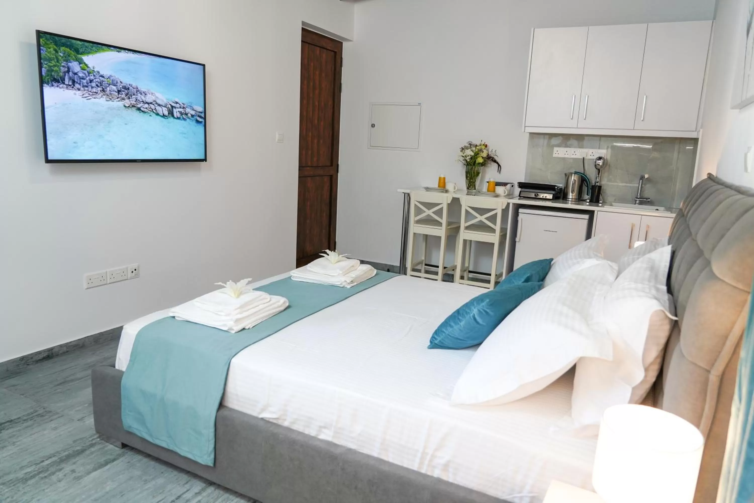 Bed in Kamaroporta Luxury Apartments