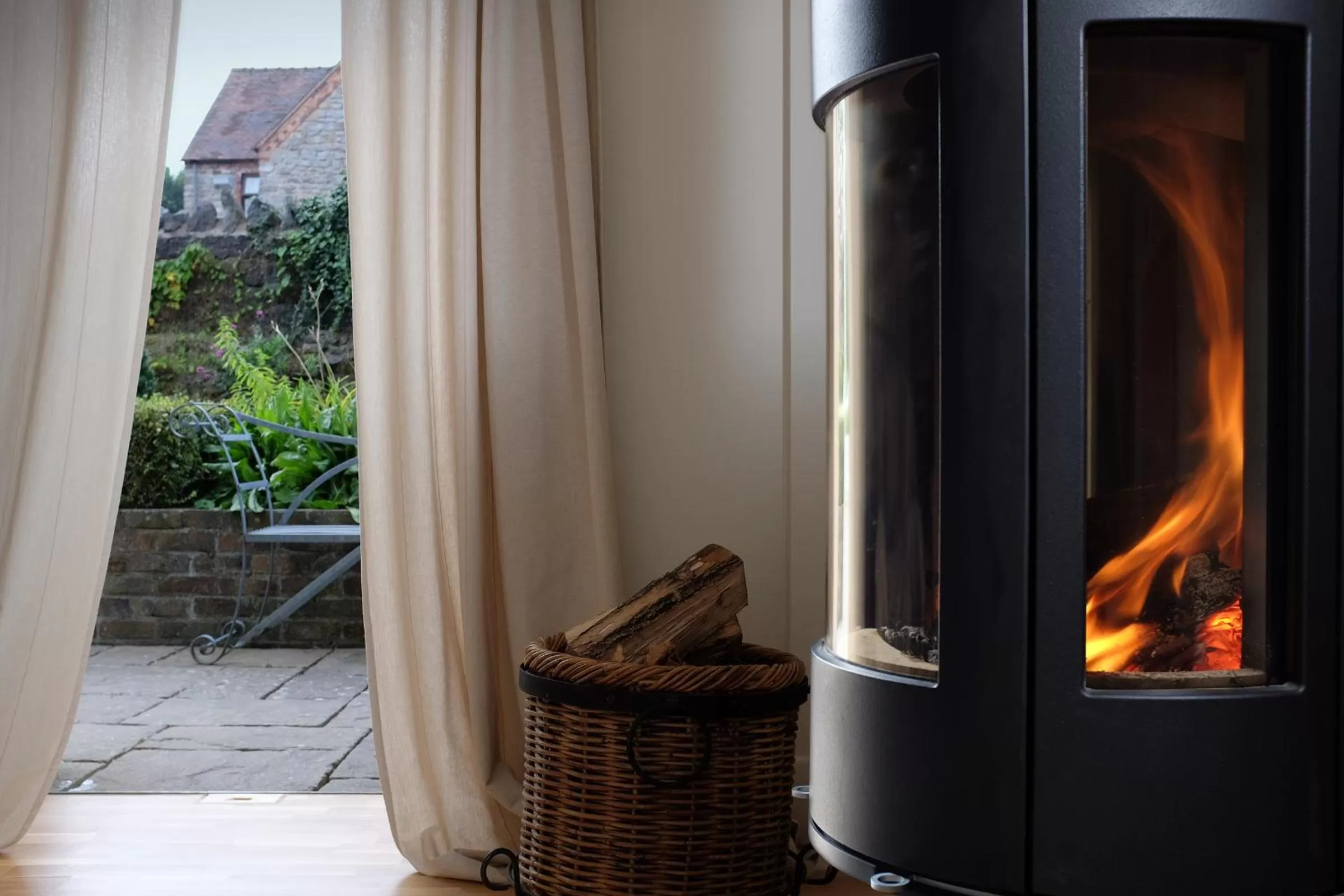 Bedroom in The Raven Hotel