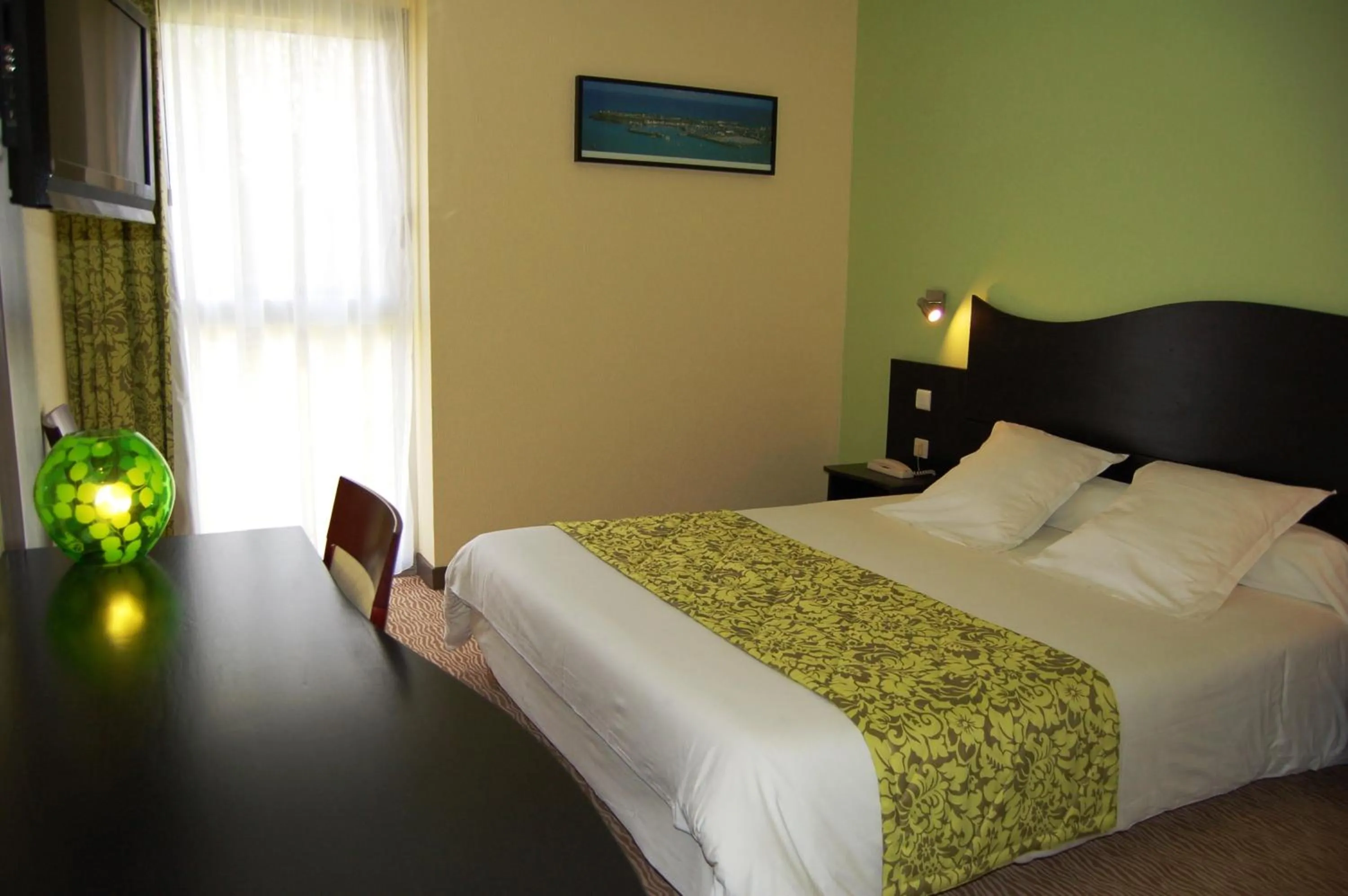 Bedroom, Bed in Hôtel Cositel, CIT'HOTEL Coutances