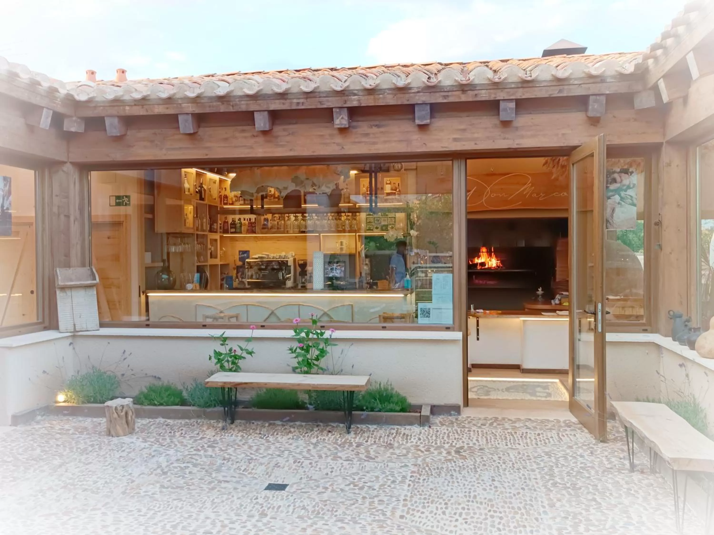 Restaurant/places to eat in Hotel Don Marcos