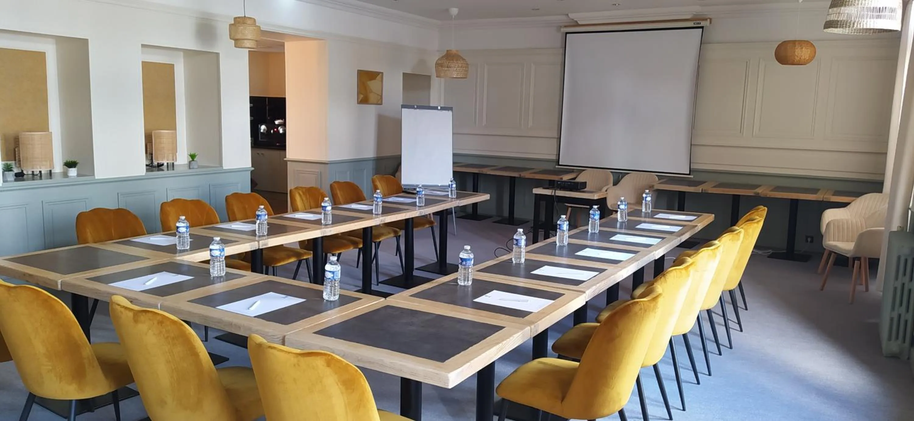 Business facilities in Best Western Le Duguesclin Hôtel-Restaurant