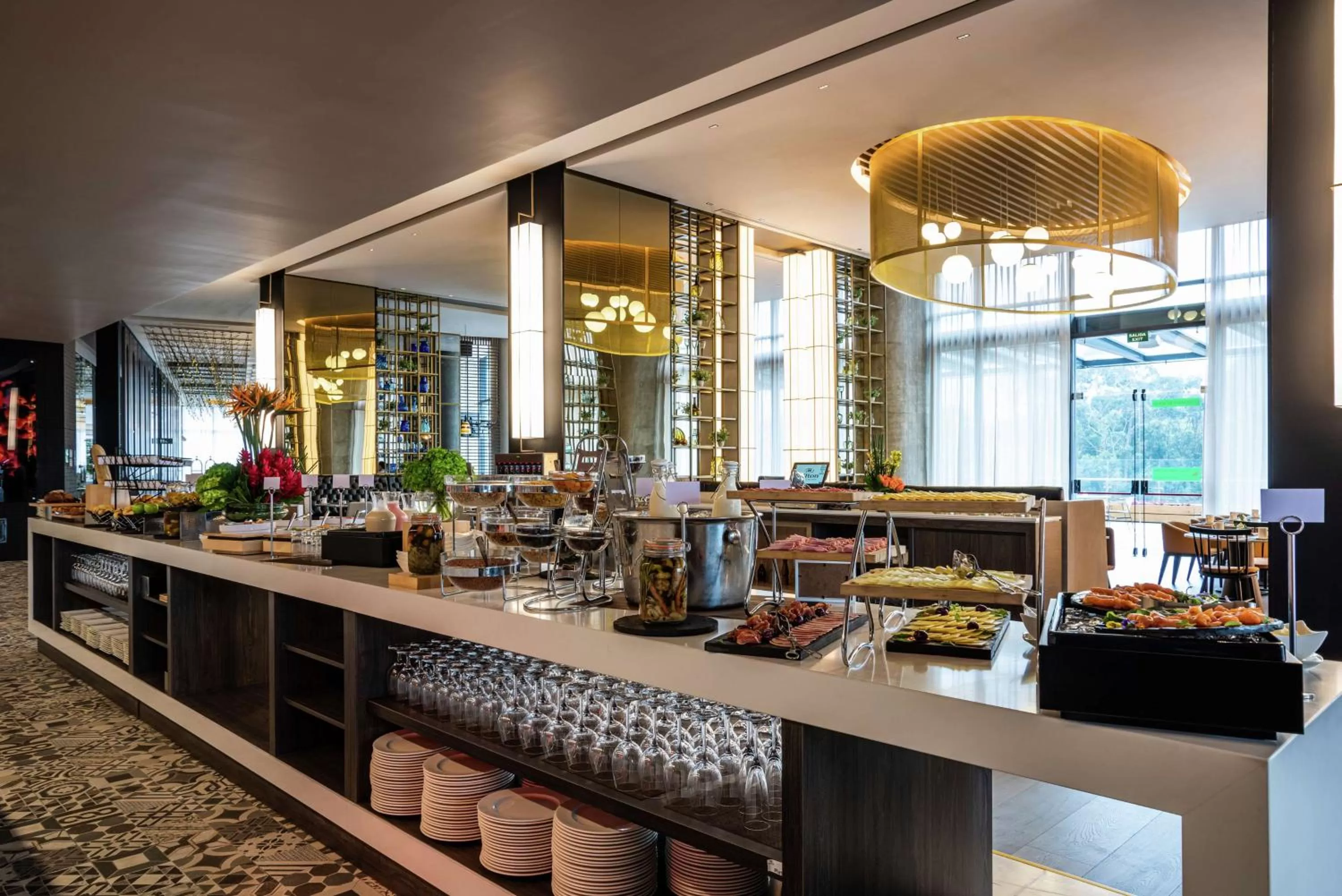 Restaurant/places to eat in Hilton Bogota Corferias